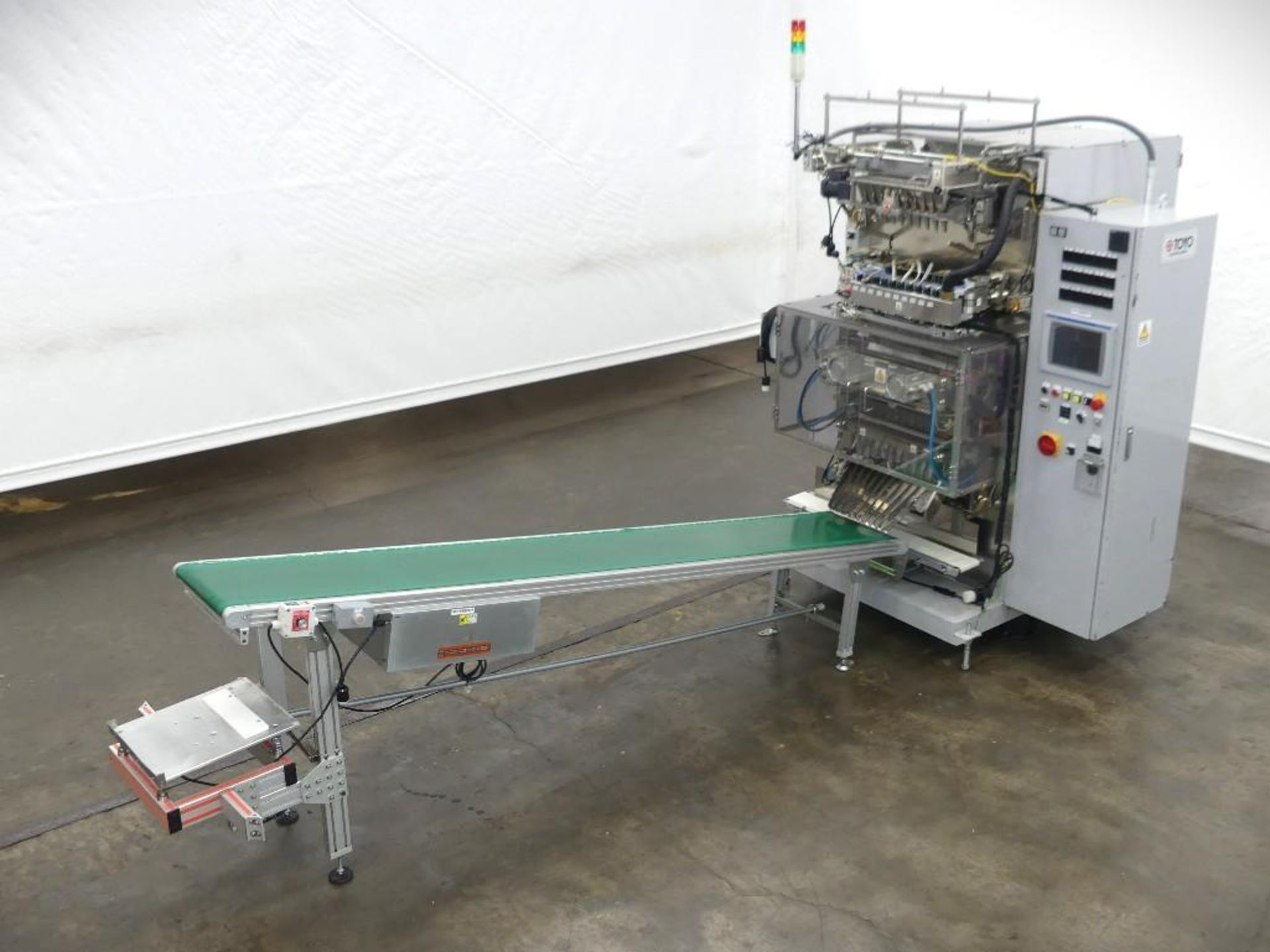 Toyo TM50-10 Automatic Vertical Form Fill Machine - Image 4 of 24