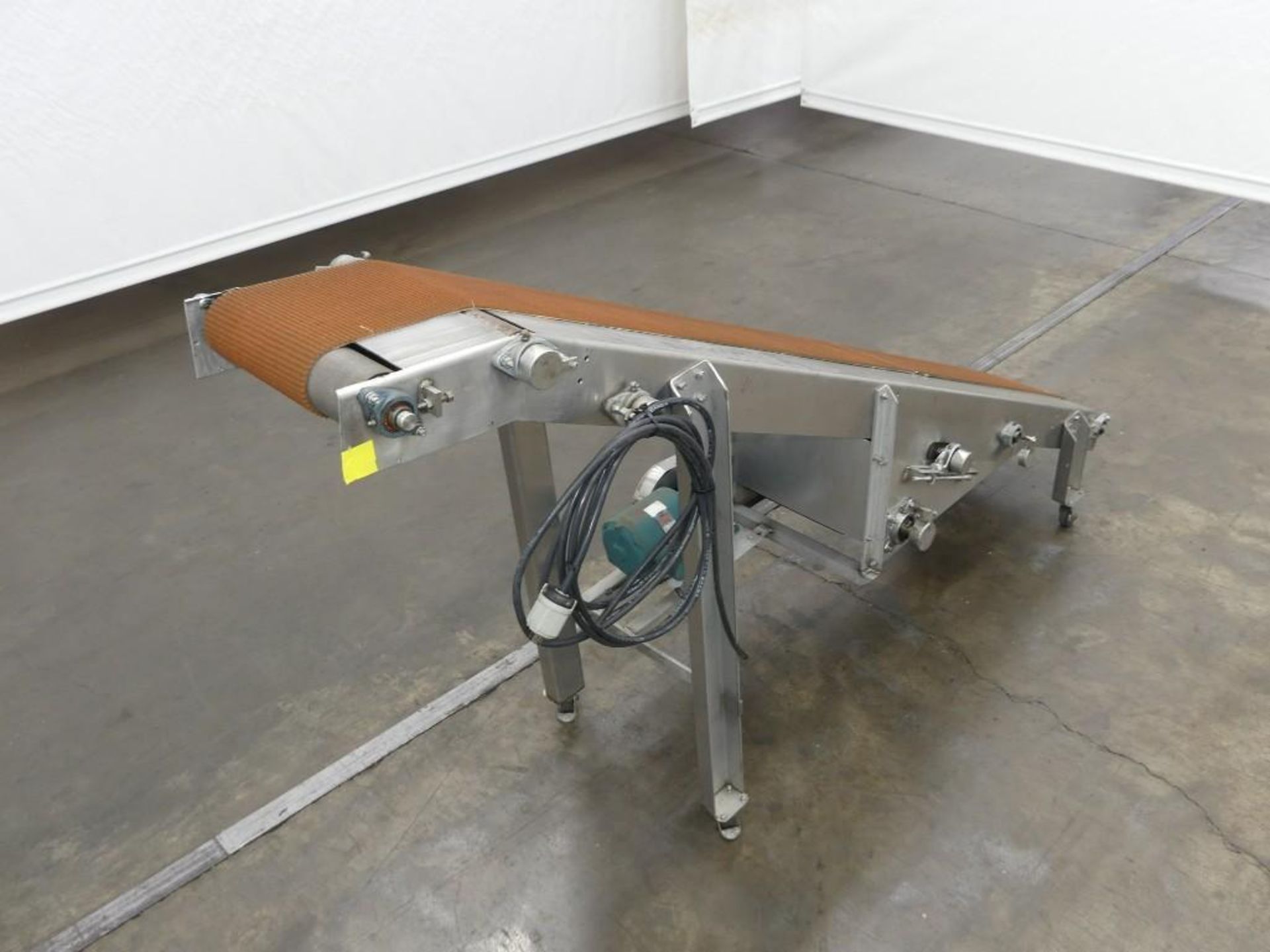 Belt Incline Conveyor 117" L X 11.5" W