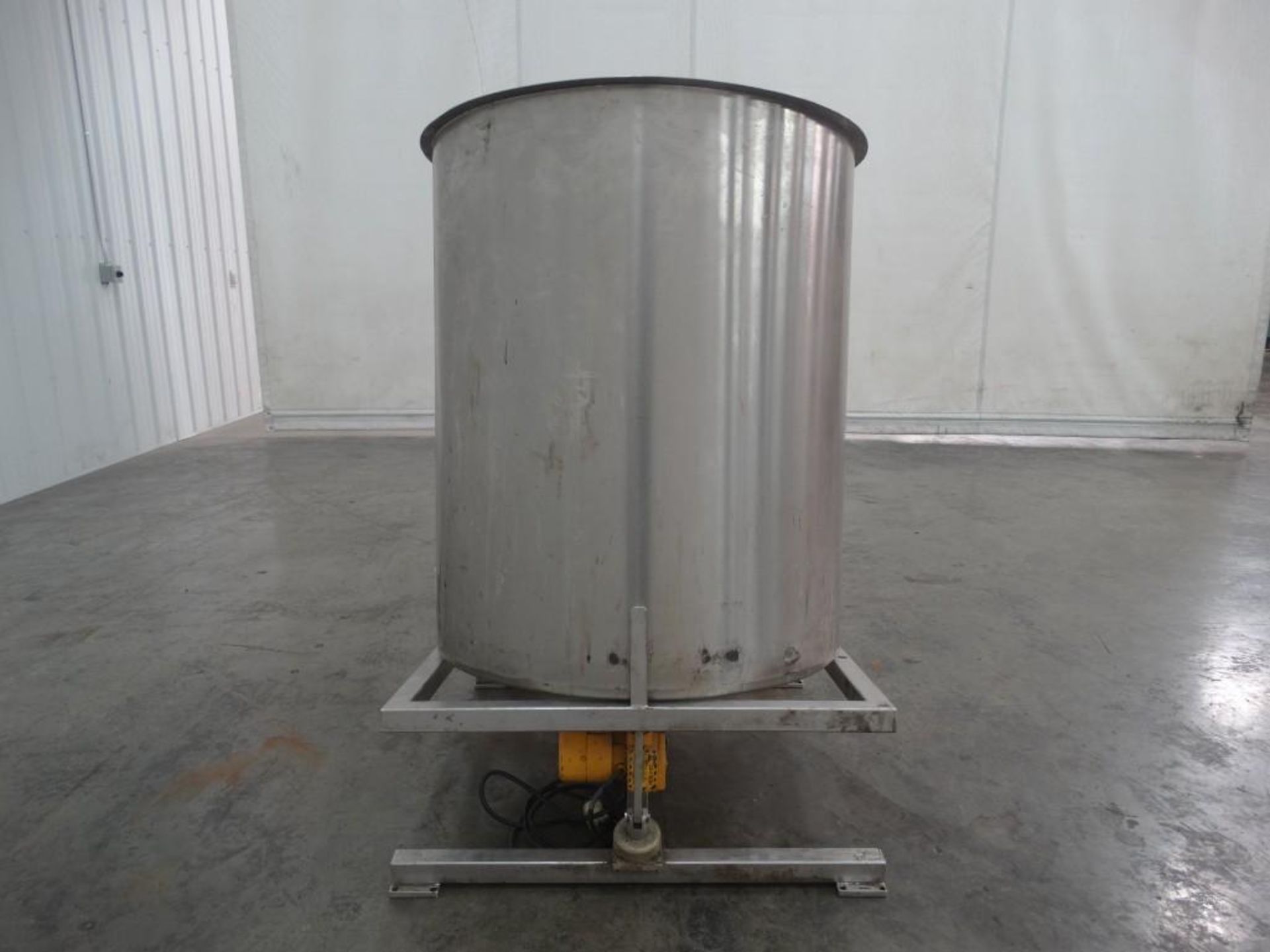 110 Gallon SS Tank with Vibratory Stand