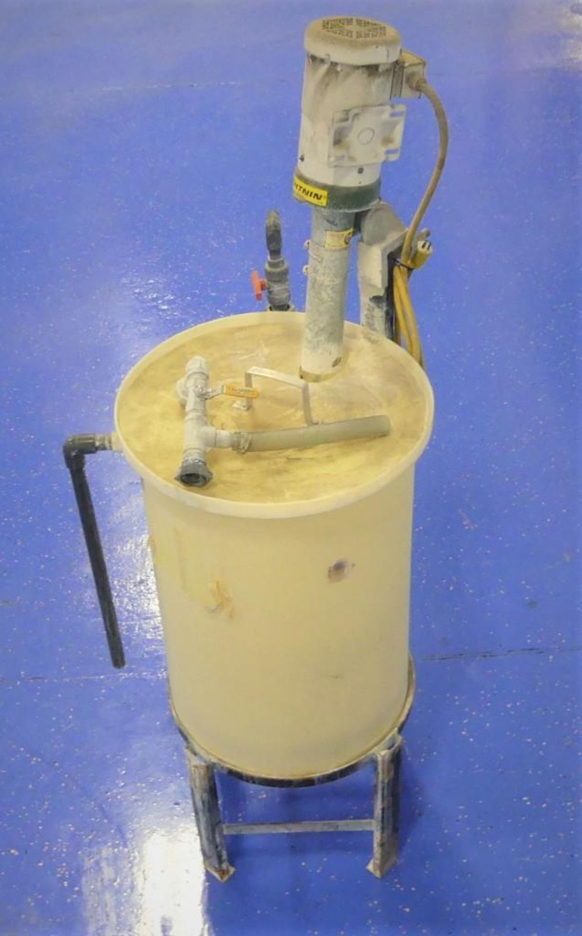 Chemtainer 50 Gallon Poly Tank with Agitation - Image 3 of 5