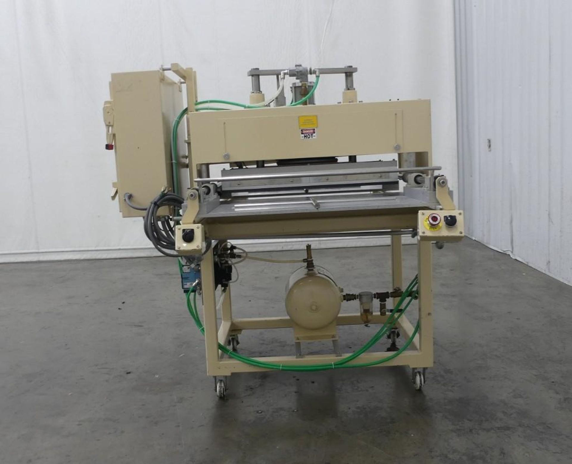 Atlas Vac Medical Device Dual Shuttle Tray Sealer - Image 4 of 8