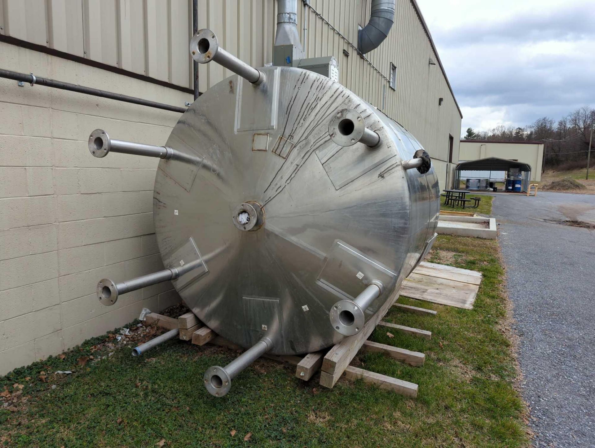 2000 Gallon Single Wall Stainless Steel Tank With Agitation - Image 3 of 14