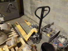 Uline H-1043 Manual Pallet Jack