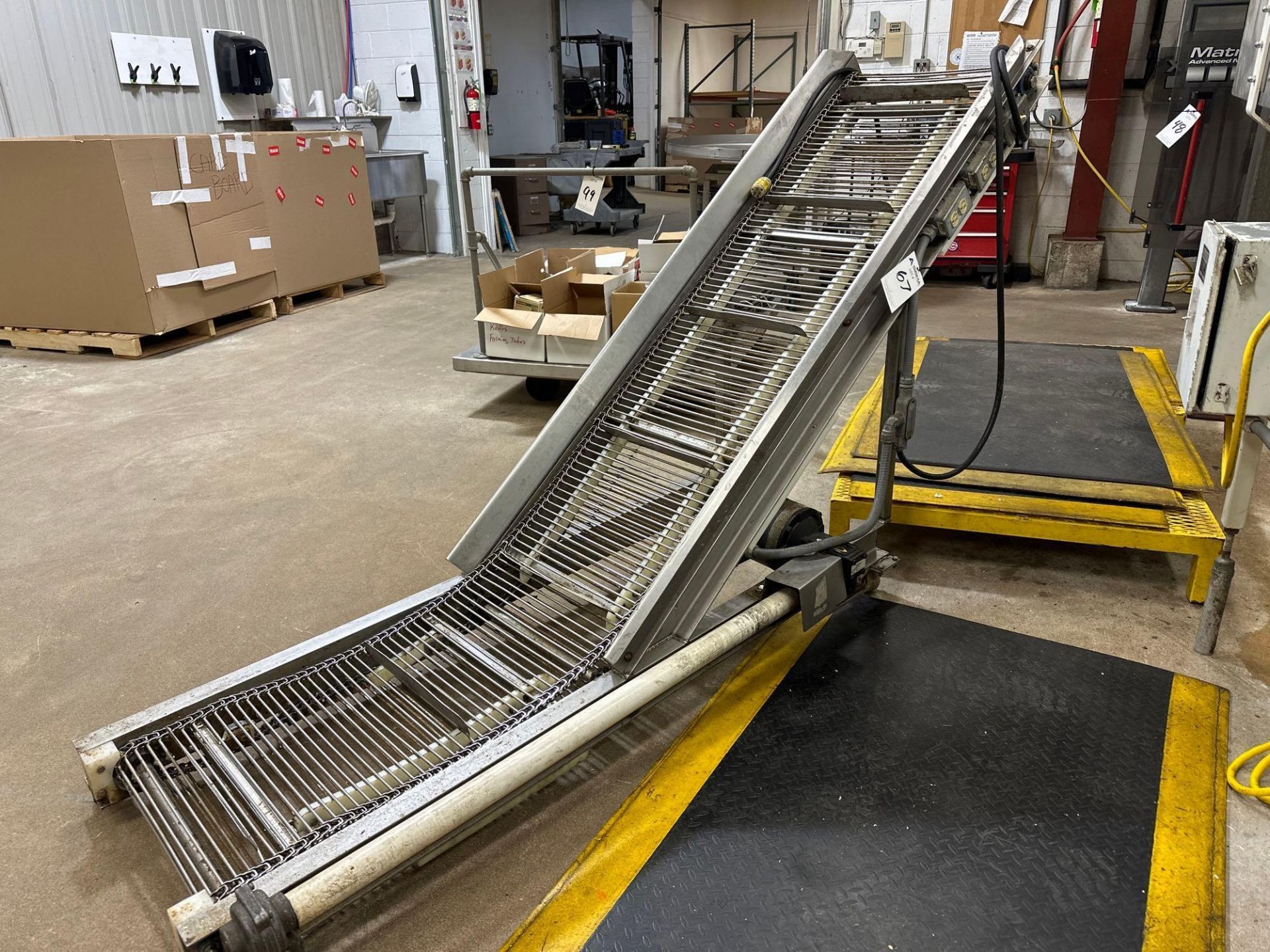 Vertical Inclined Chain Conveyor