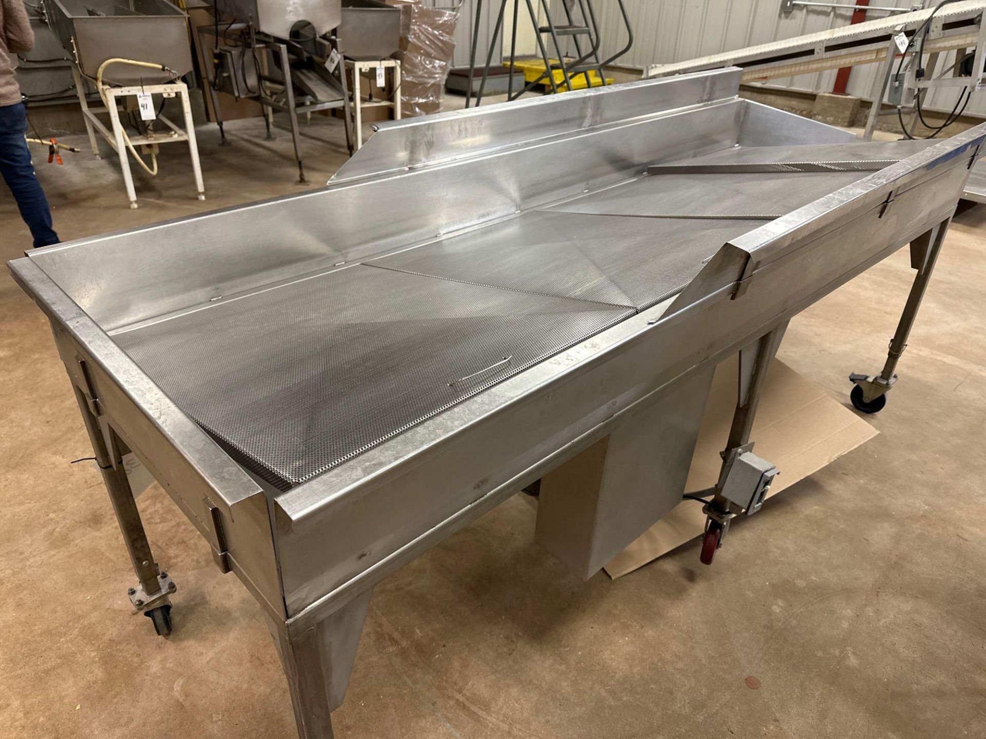 96" x 33" Stainless Steel Cooling Table - Image 2 of 6