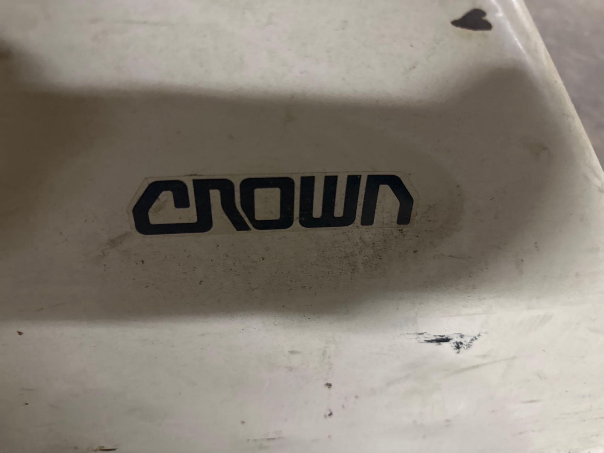 Crown Pallet Jack - Image 3 of 6