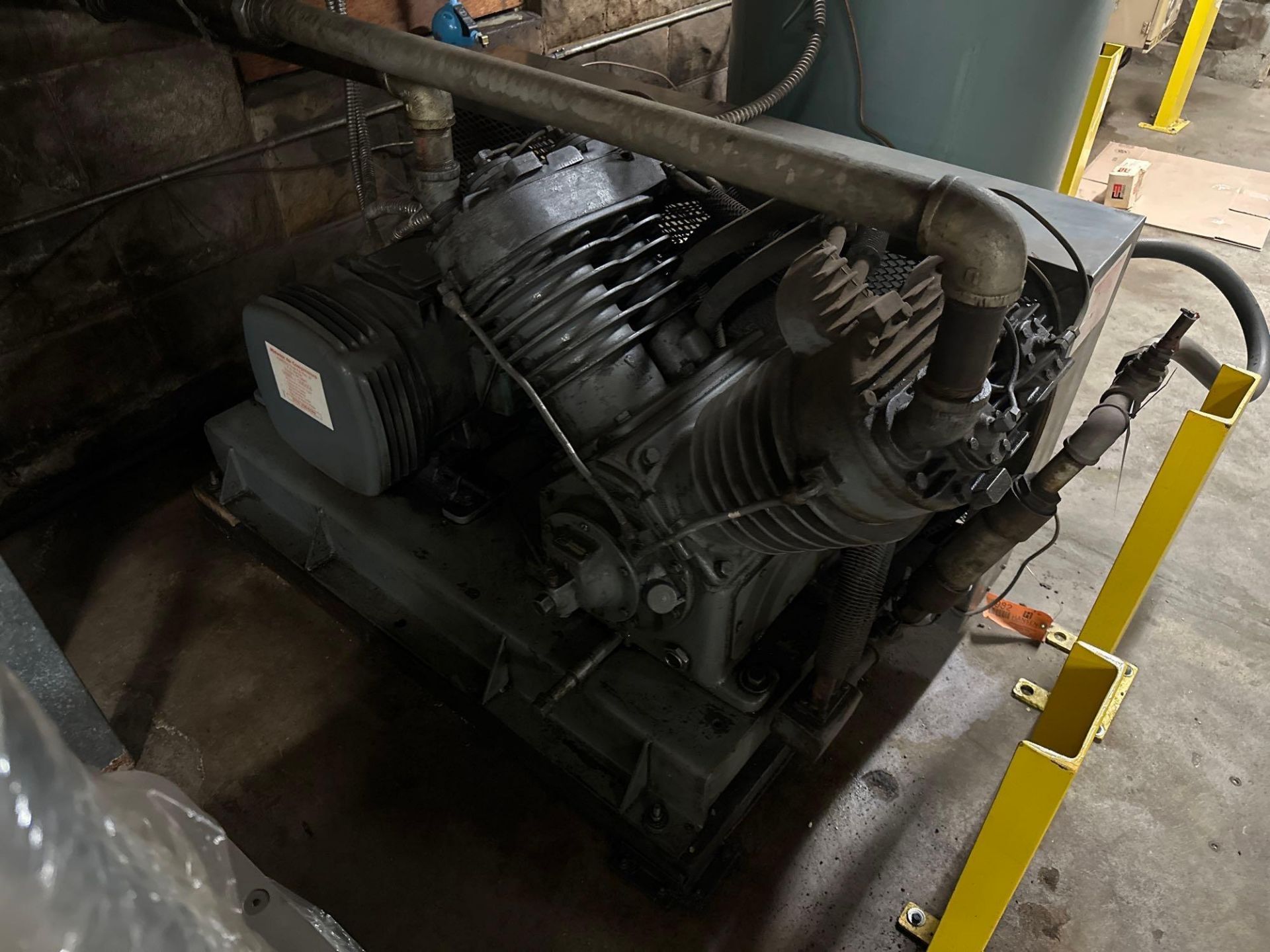 Air Compressor - Image 3 of 14