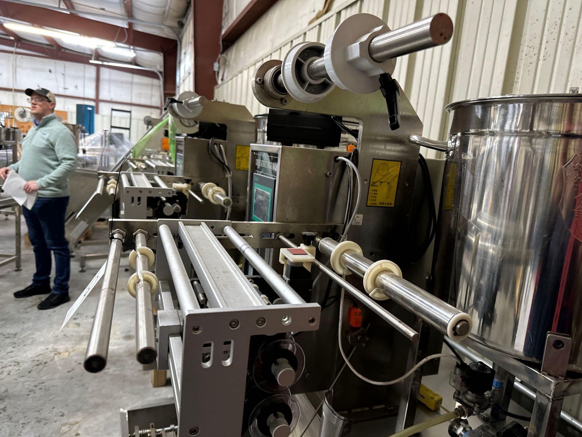 THB5-J320C1-Z Stainless Steel Liquid And Paste VFFS System