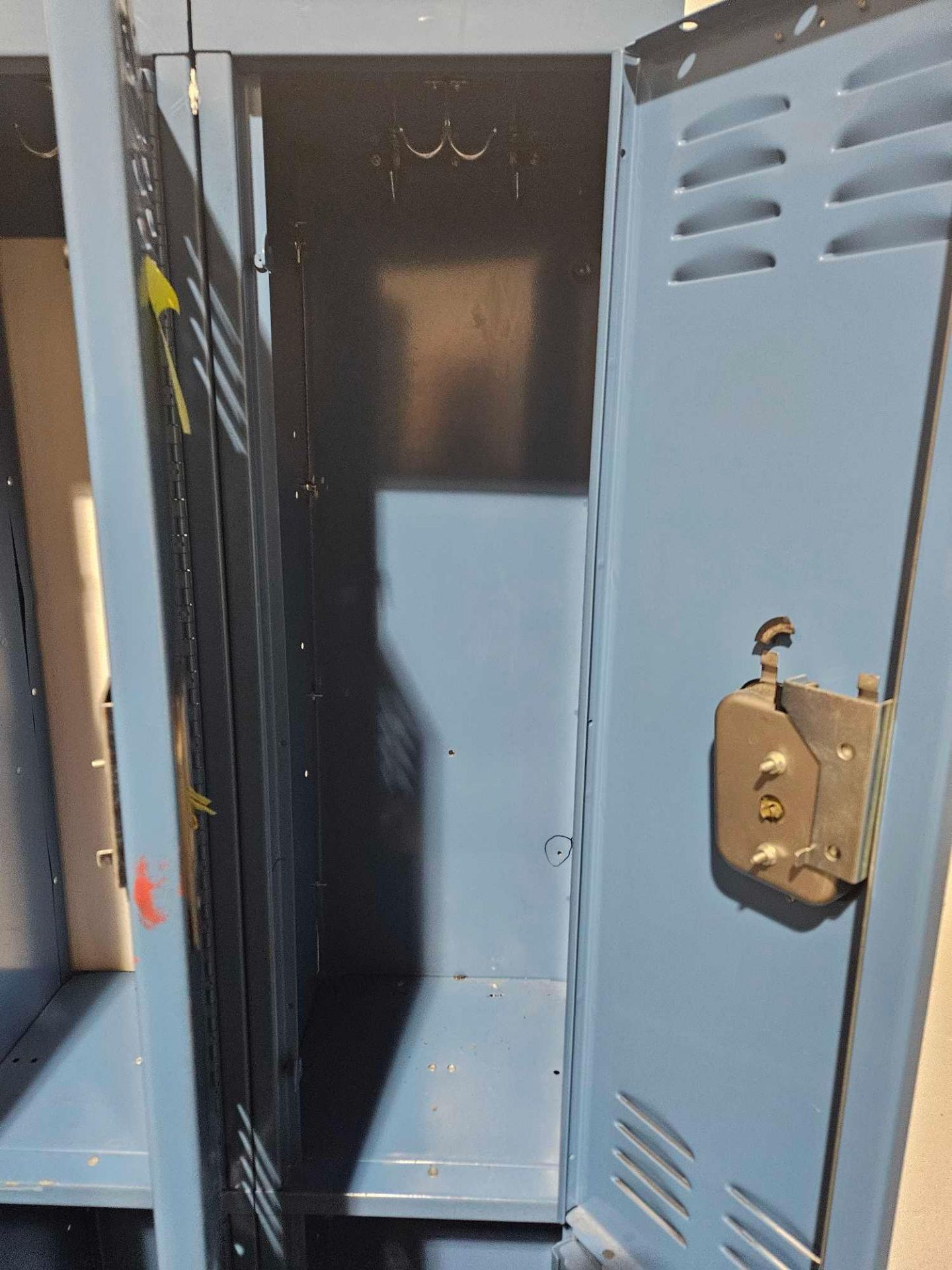 Lockers - Image 3 of 3