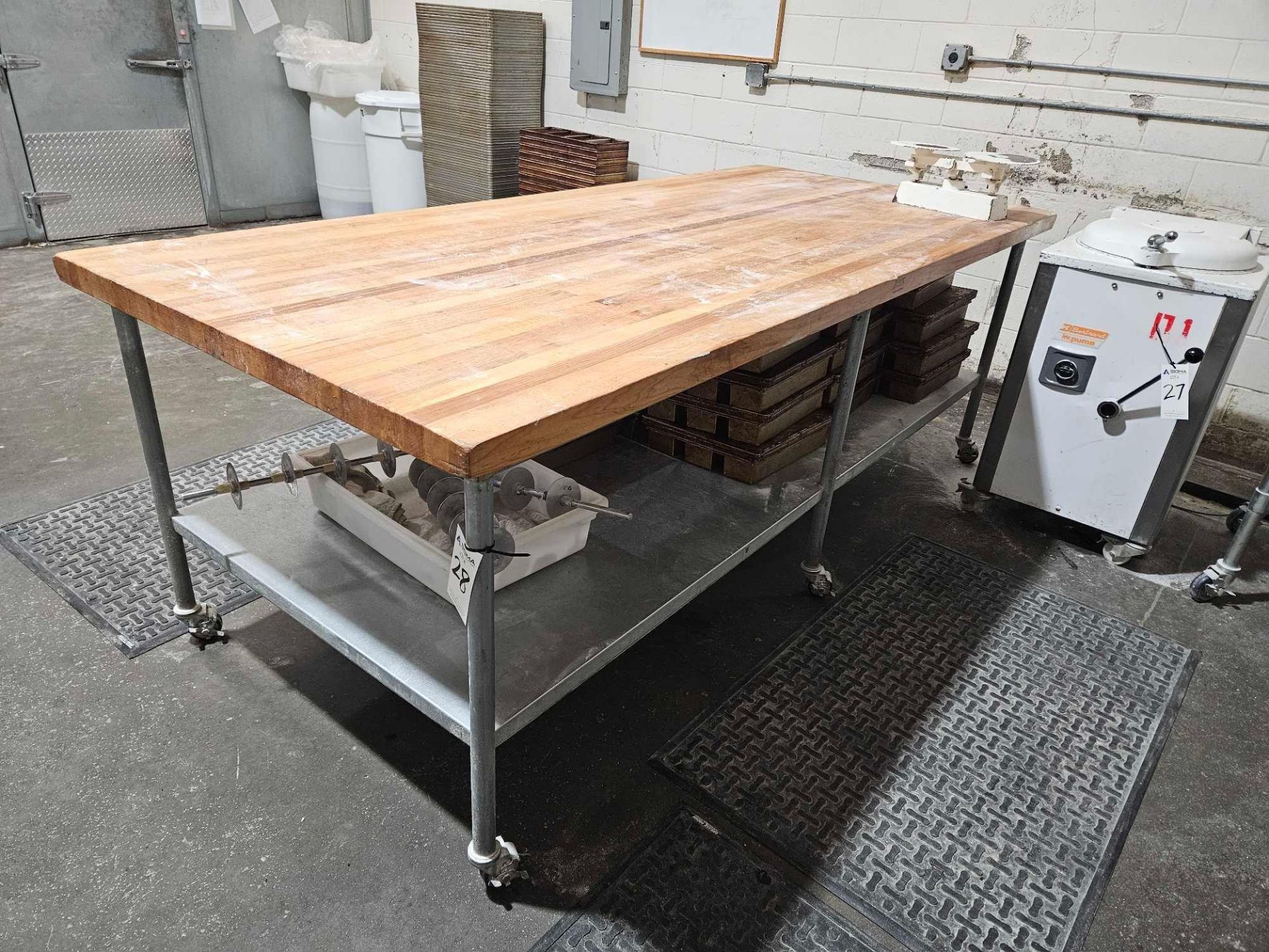 Butcher Block top with stainless steel shelf and casters - Image 6 of 6