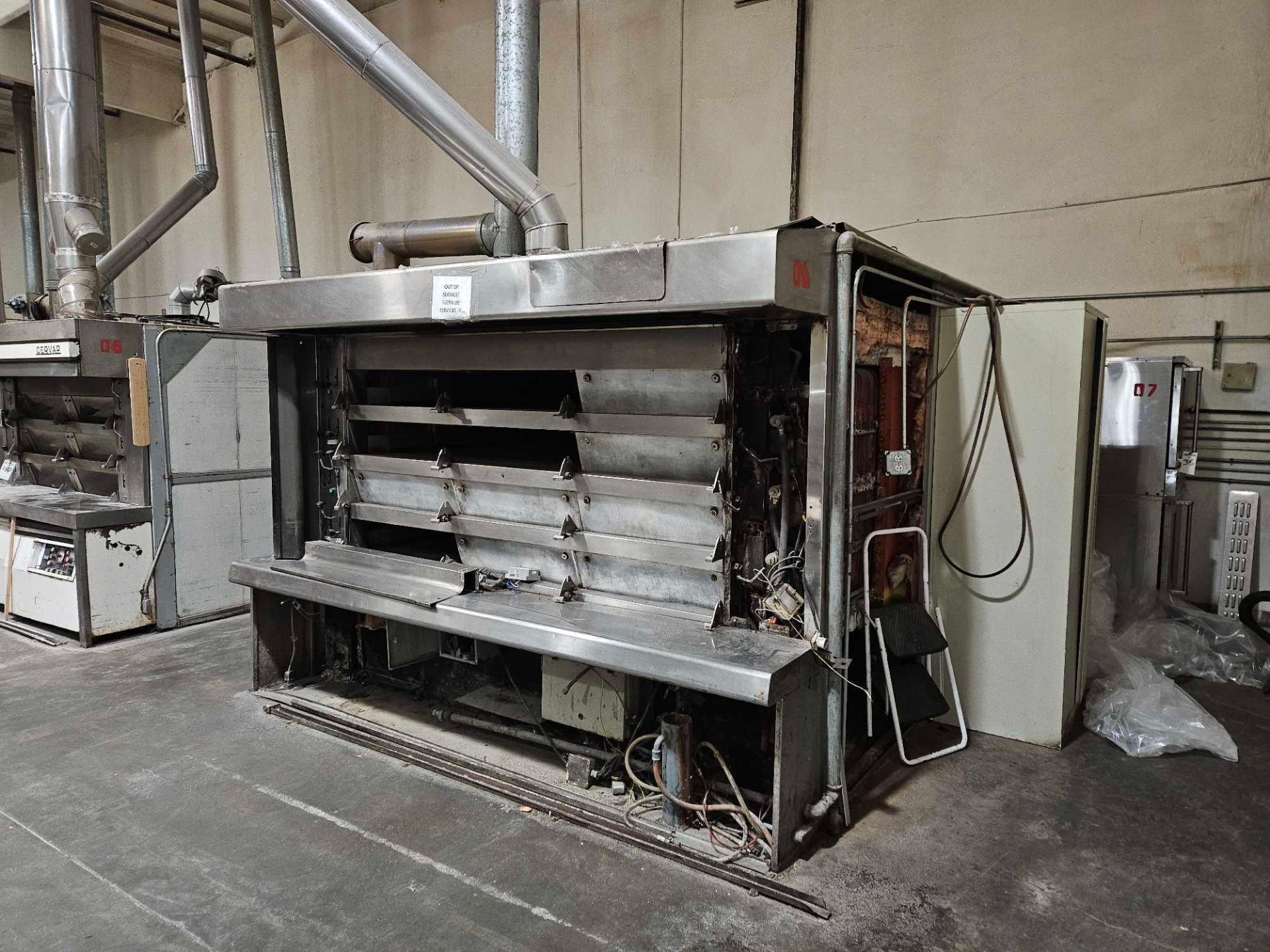 Large 12-Door Stainless Steel Oven - Image 2 of 17