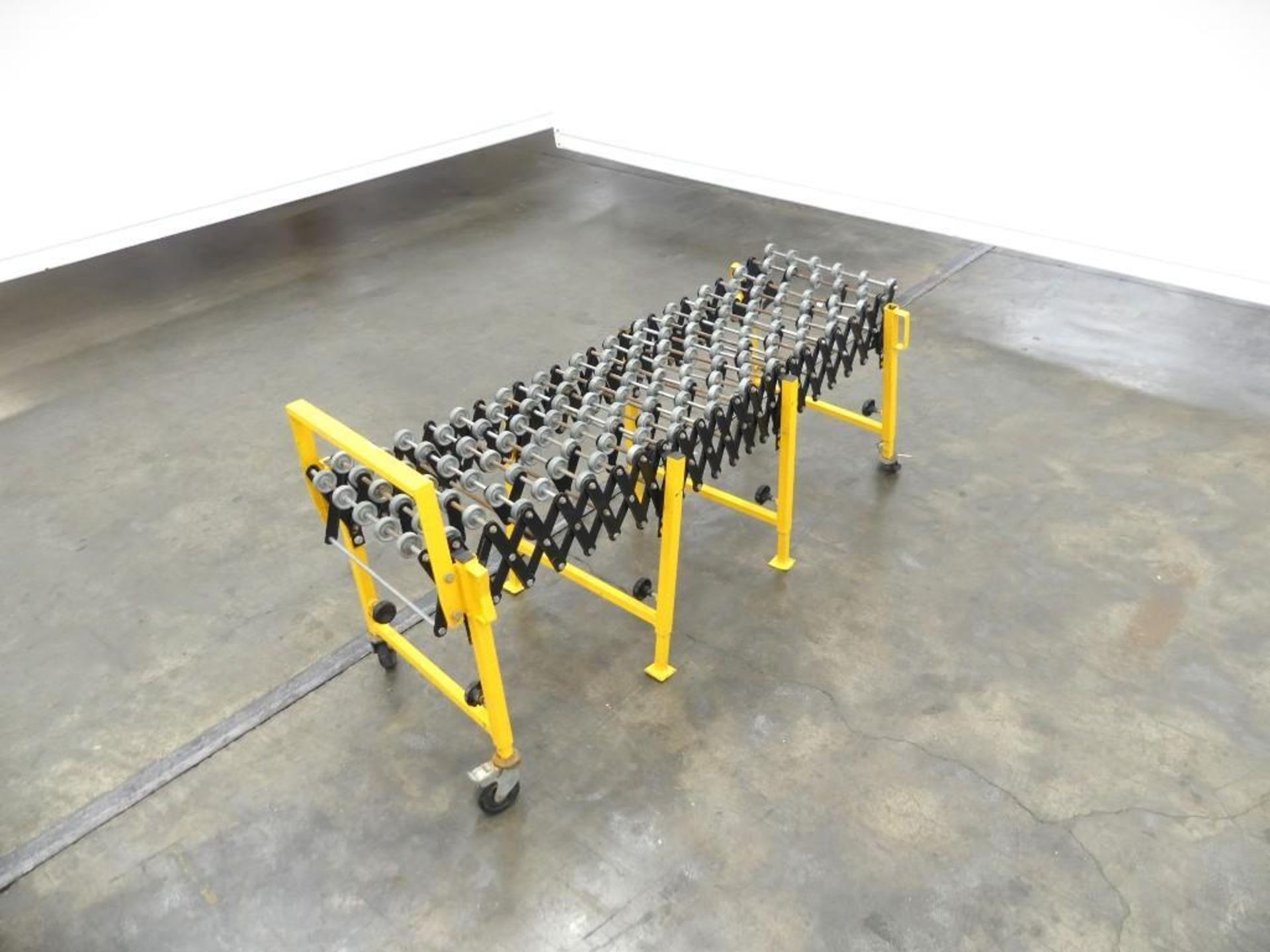 9' by 20" Accordion Style Skate Conveyor - Image 3 of 3