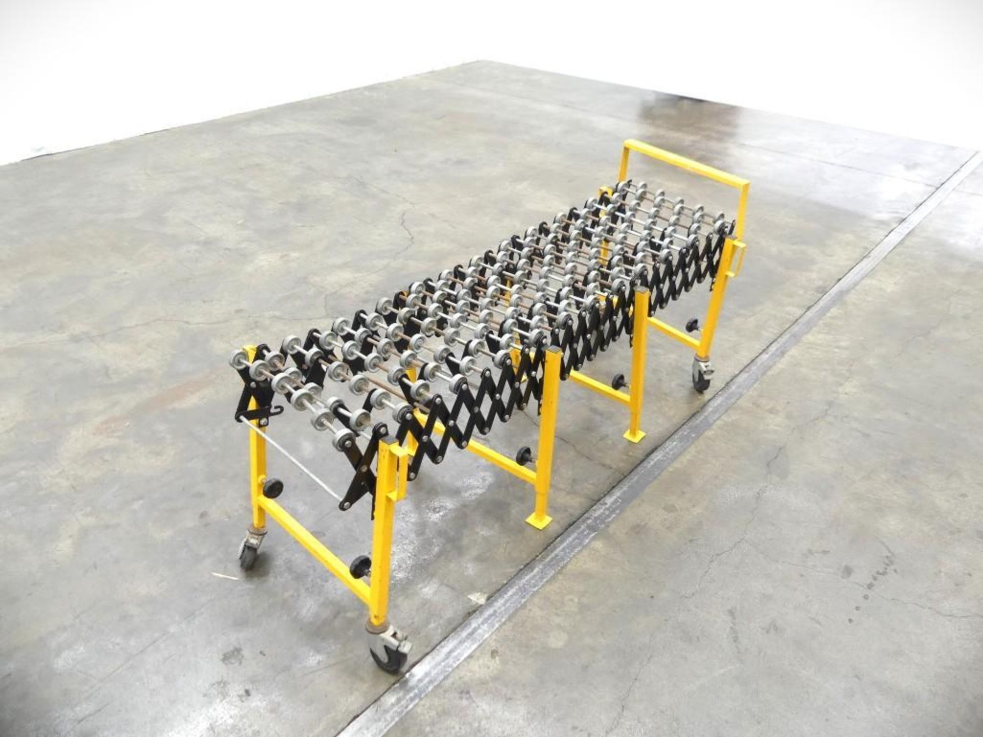 9' by 20" Accordion Style Skate Conveyor - Image 2 of 3