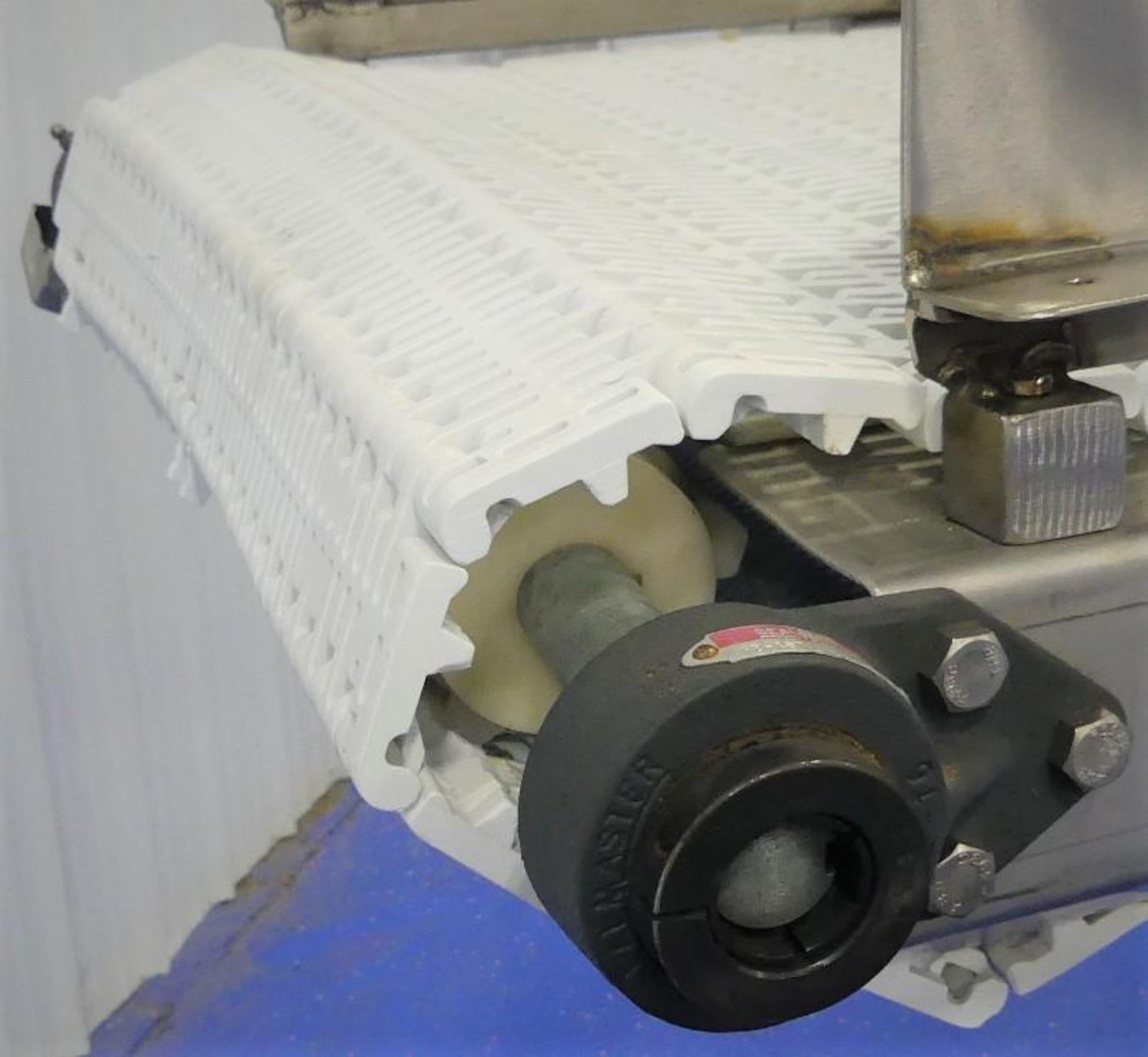 Cleated Incline Conveyor with SS Product Hopper - Image 11 of 18