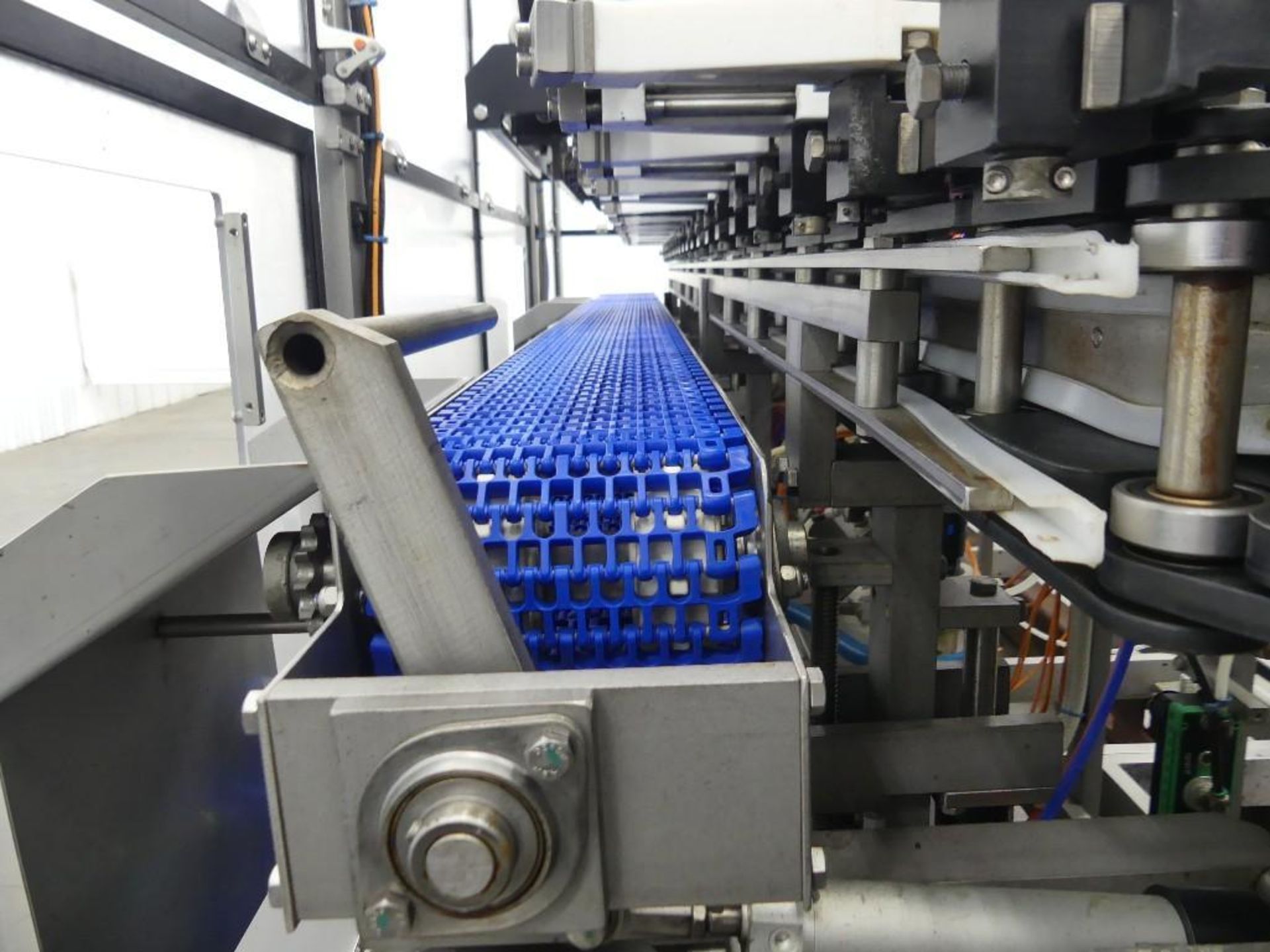 Massman HFFS-IM1000 Flexible Pouch Packaging System - Image 48 of 127