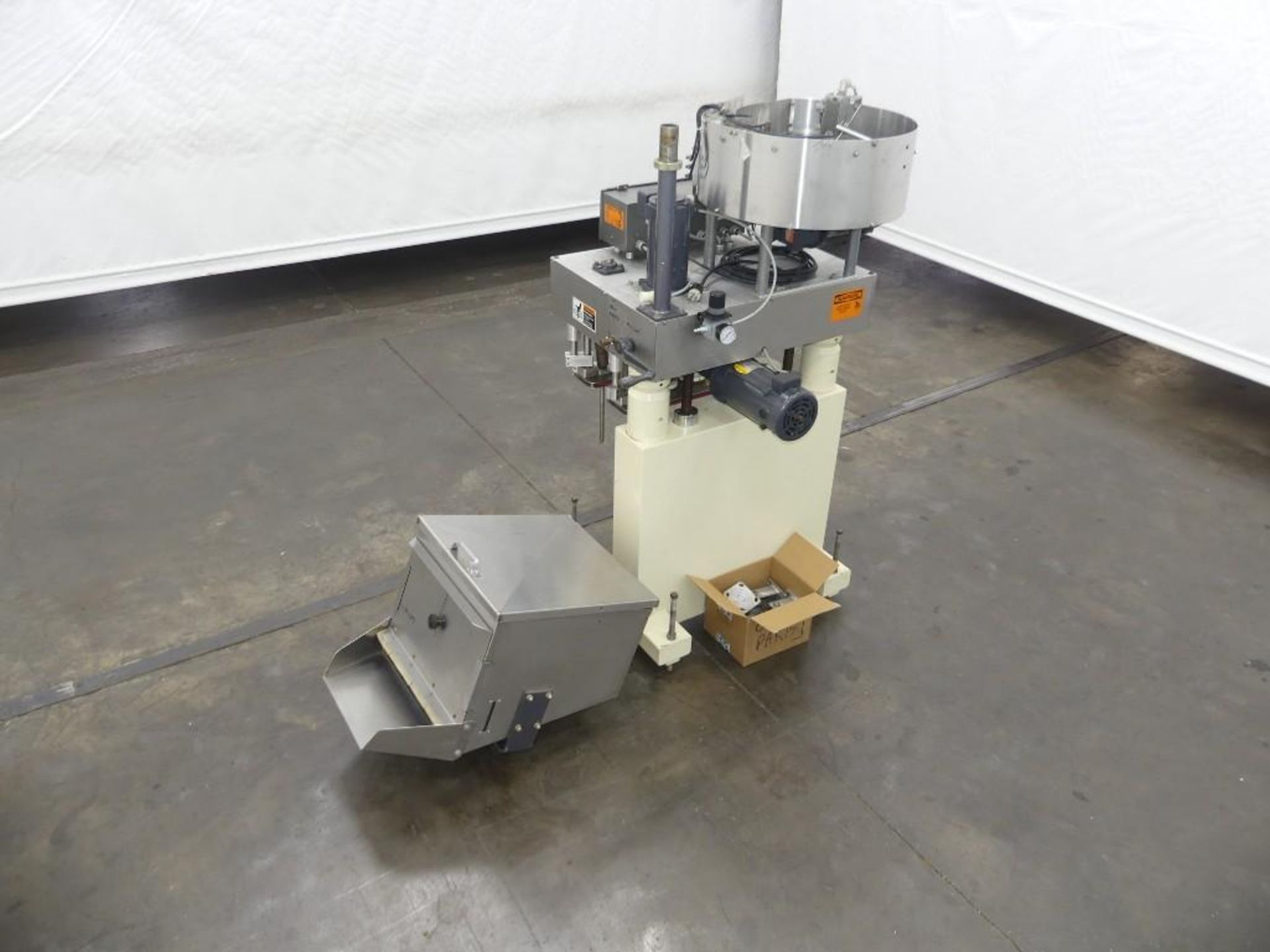 Kaps-All Model E4 Spindle Capper with a Feed Systems FSRF-24 Cap Feeder - Image 3 of 35