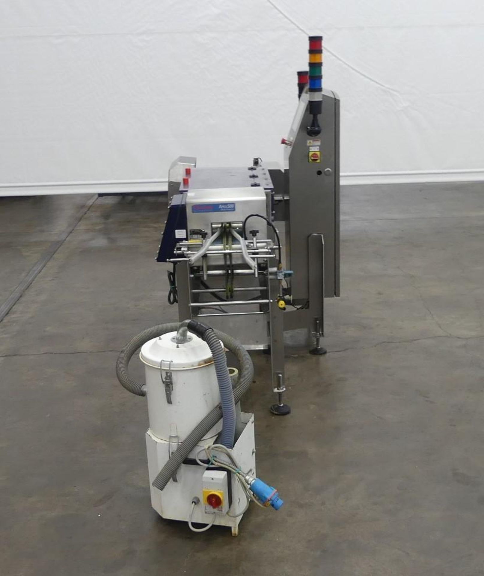 Thermo Scientific Apex 500 Metal Detector with Nilfisk Vacuum - Image 2 of 15