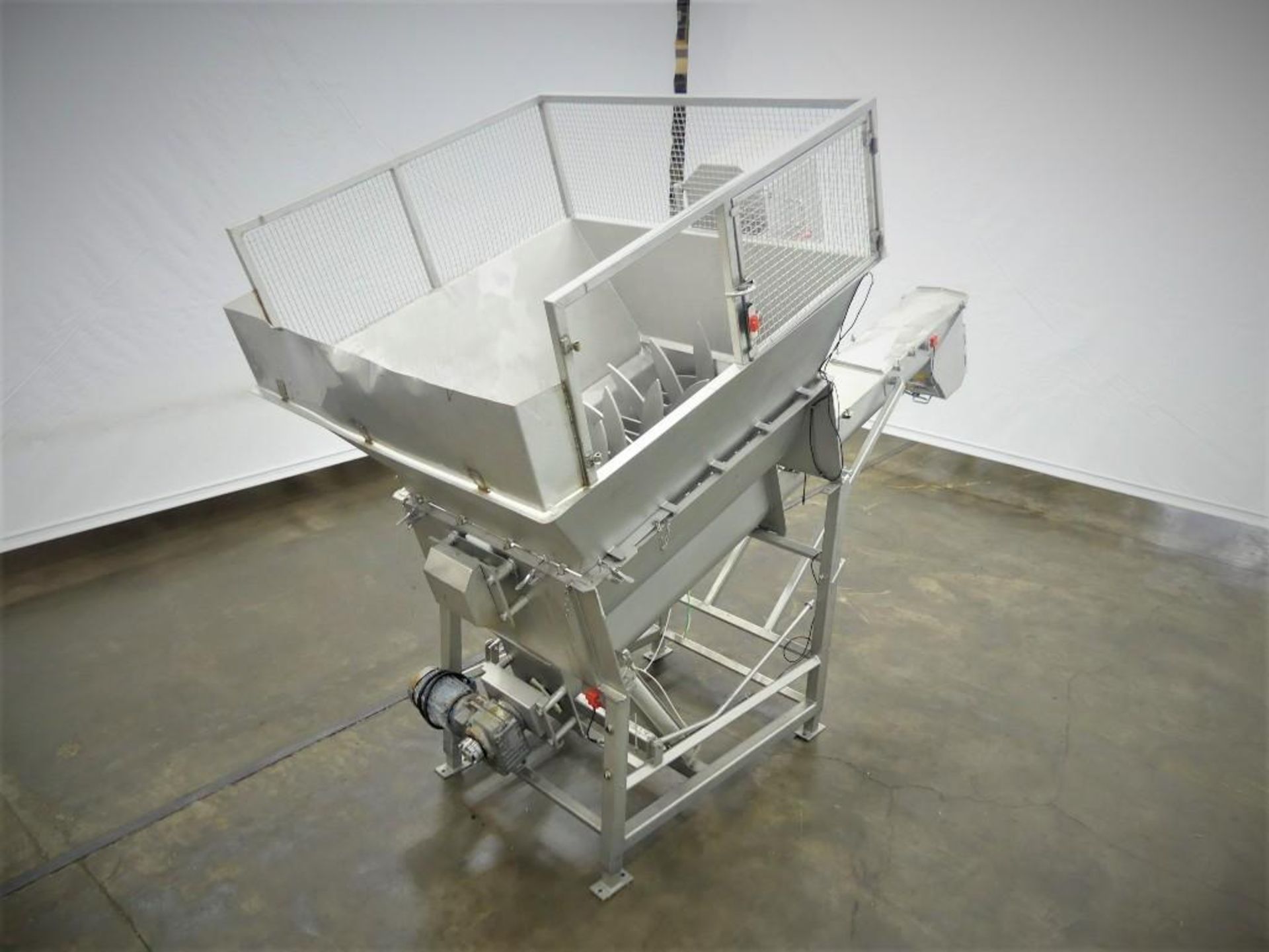 Material Transport MTC 10 12 FB Auger Conveyor with Hopper 1,600 Pounds - Image 4 of 16