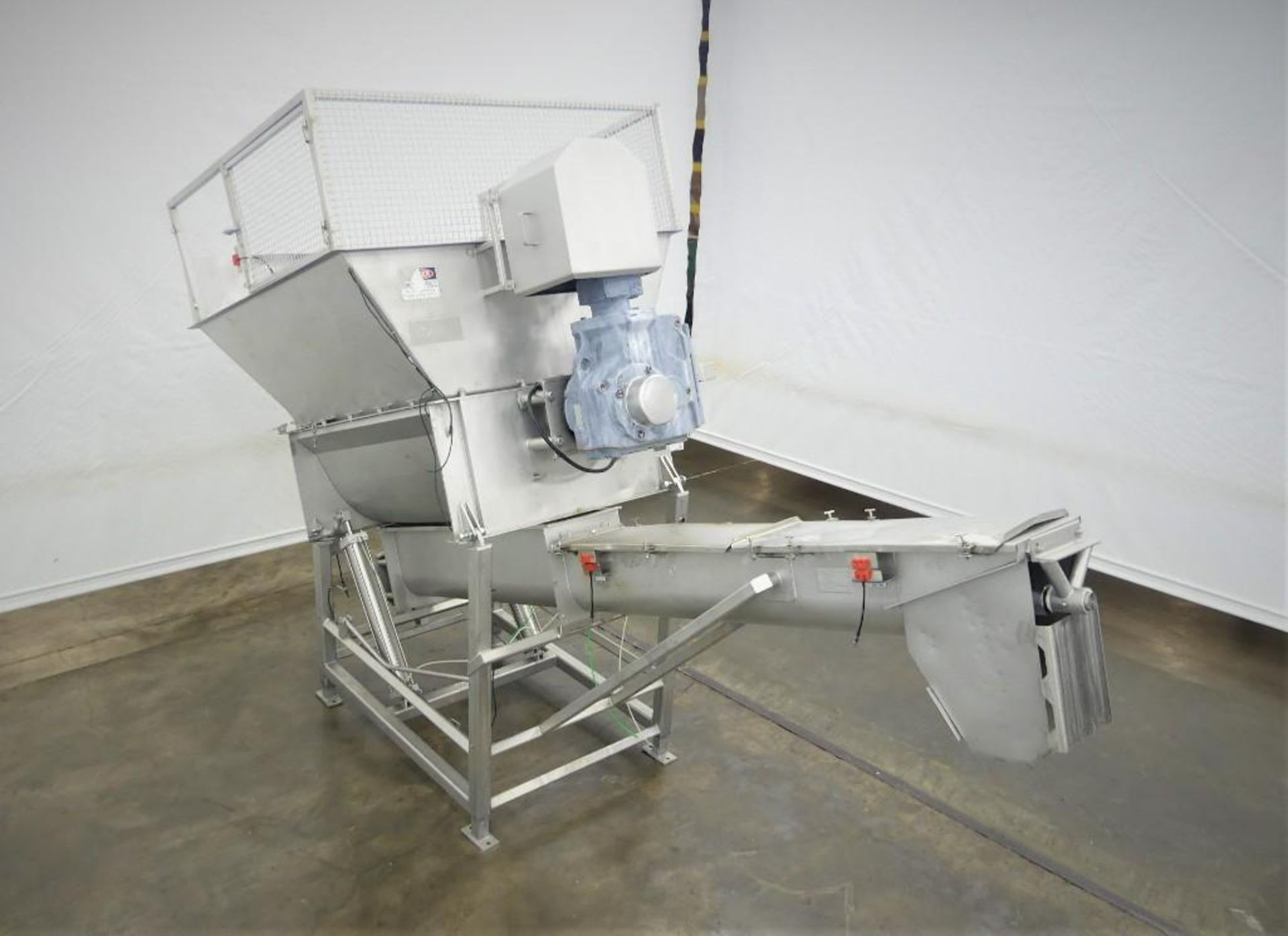 Material Transport MTC 10 12 FB Auger Conveyor with Hopper 1,600 Pounds - Image 5 of 16