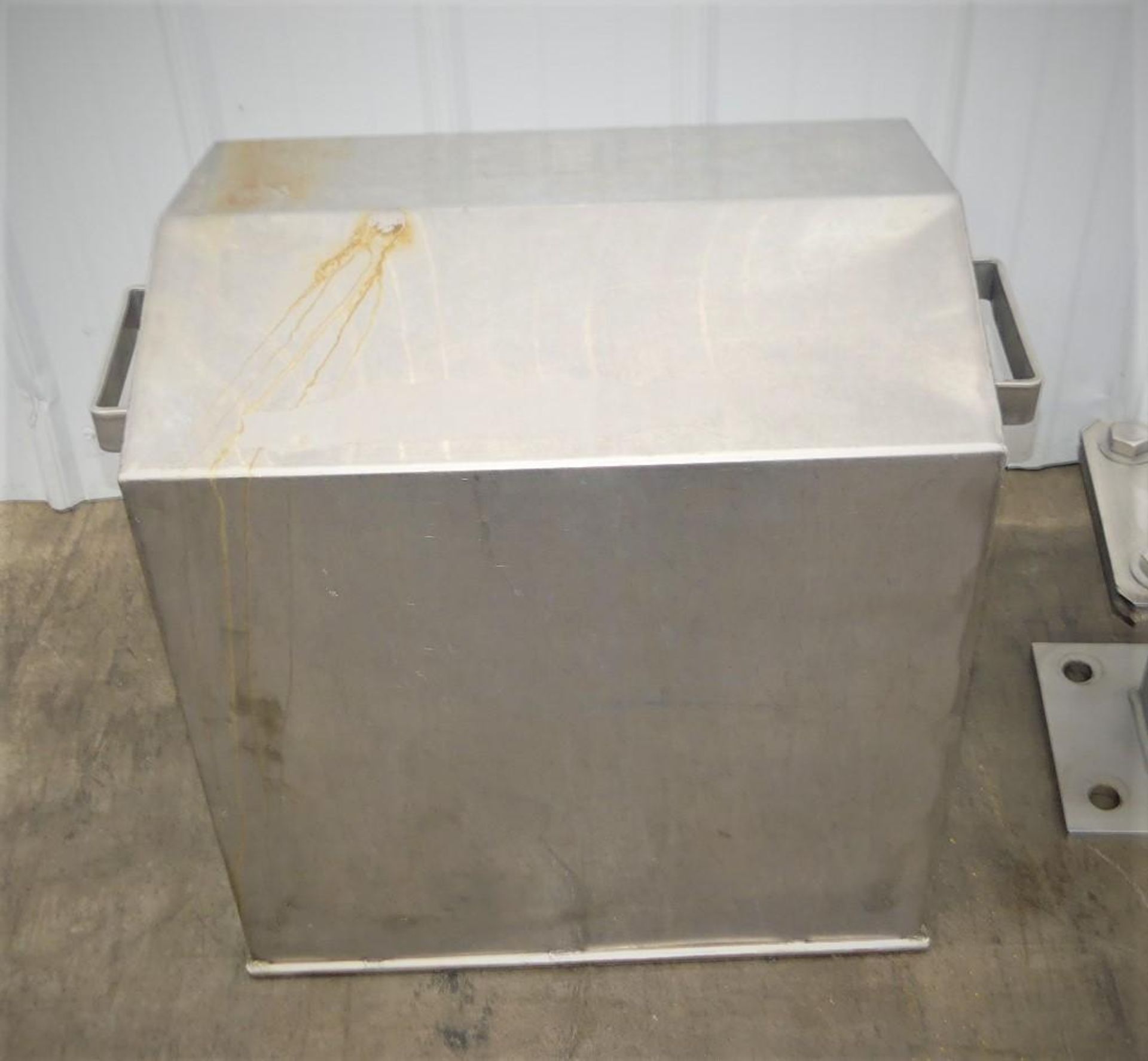 Material Transport LEO Stainless Steel Hydraulic Tote Dumper 4,000 Pounds - Image 15 of 17