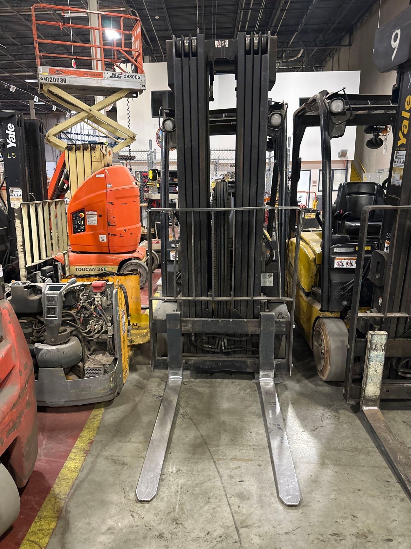 Yale ERP040VTN36TQ090 Forklift - Image 3 of 10