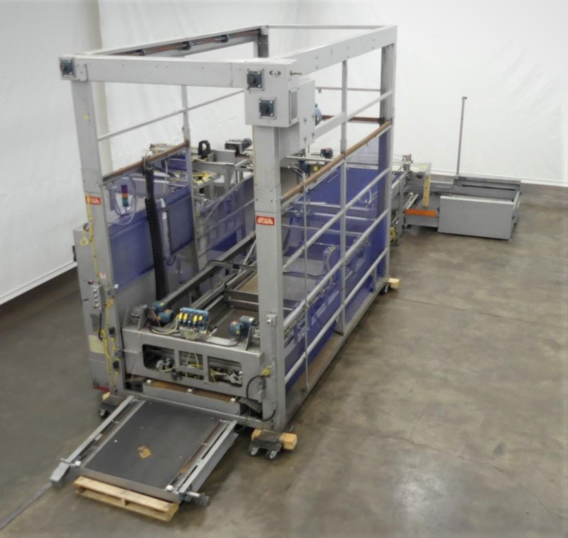 Unipak WD-7797 Automatic Bottle Depalletizer - Image 4 of 37