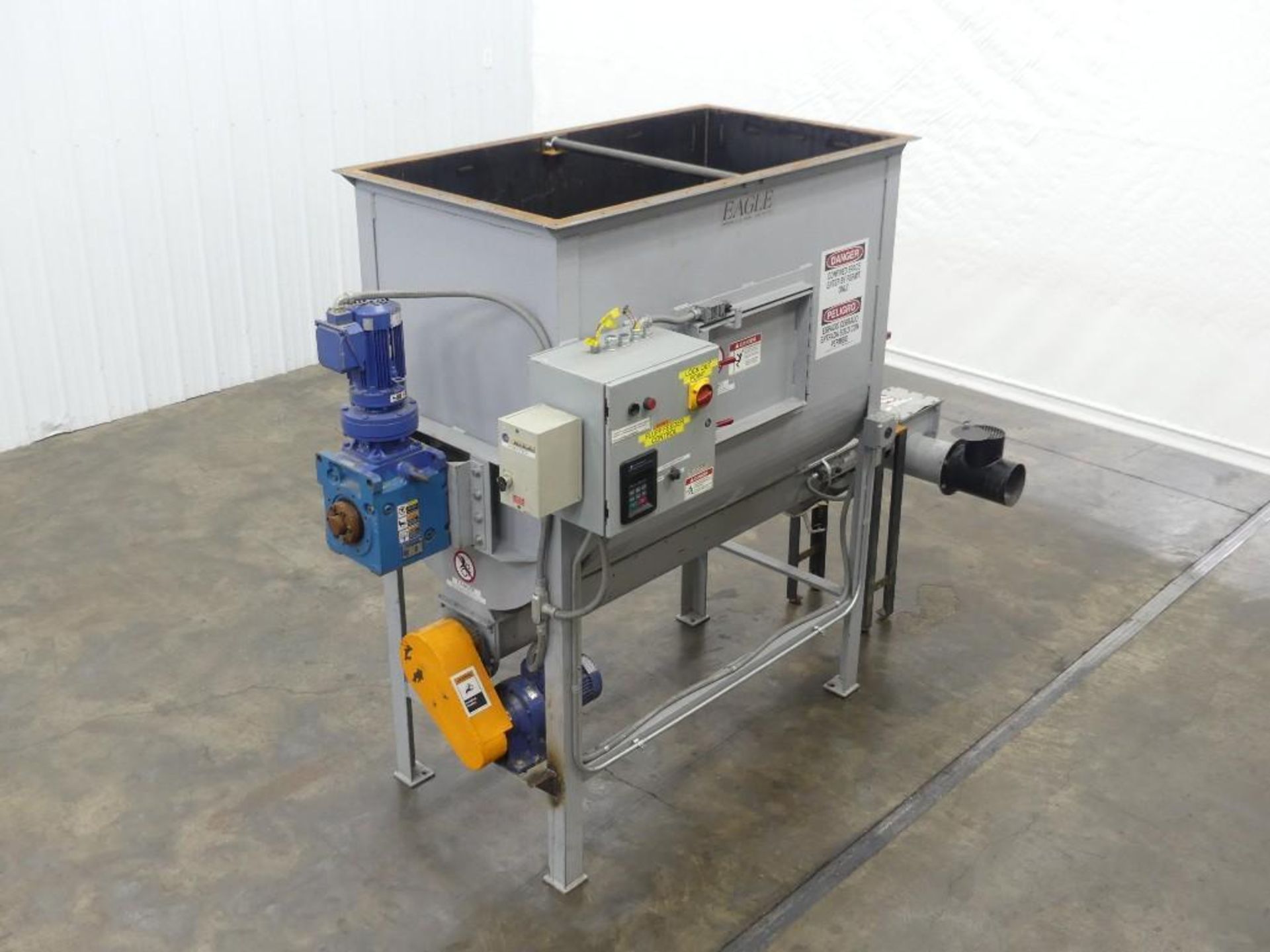 Eagle Ribbon Blender with Auger Feeder Discharge