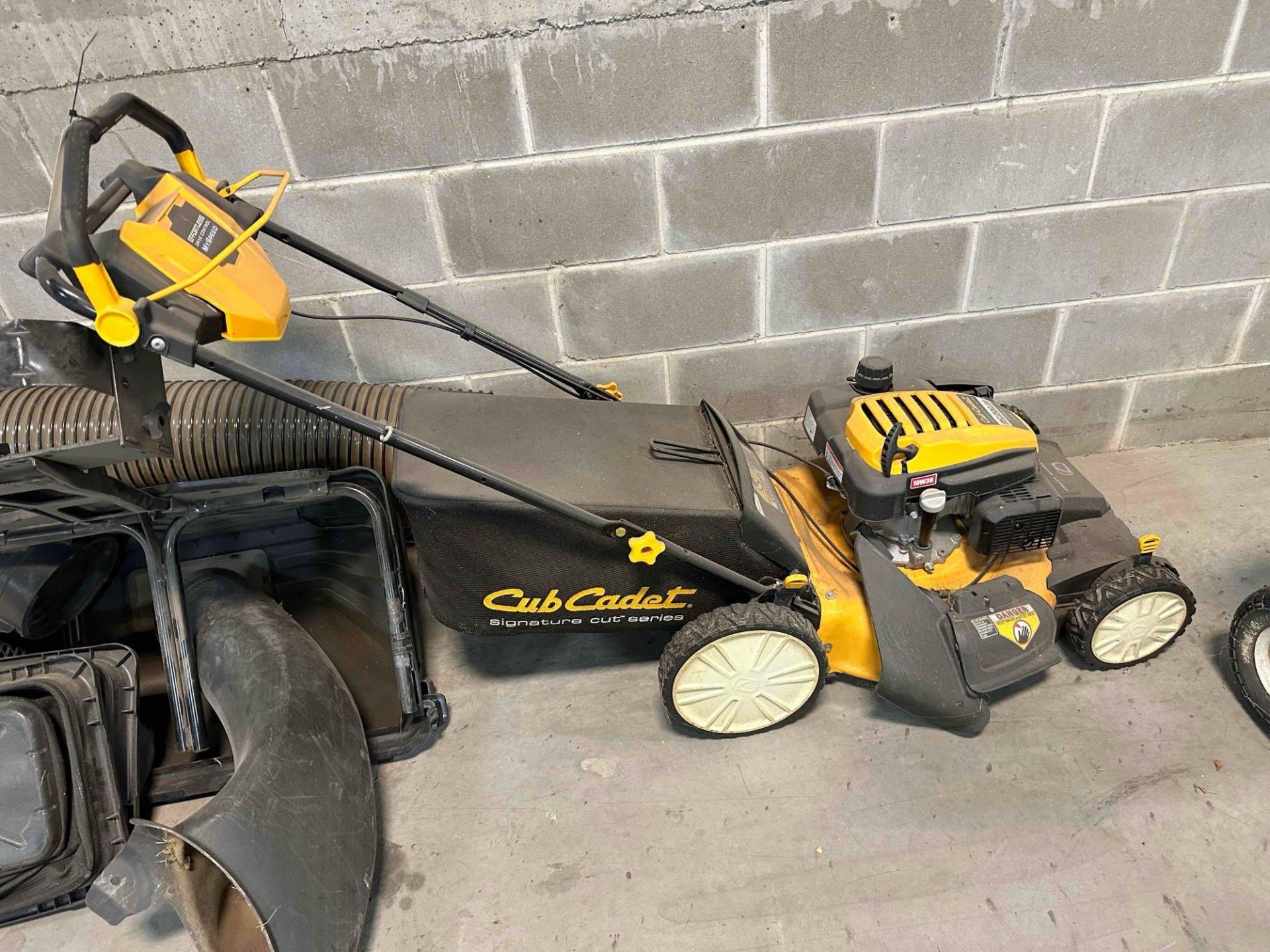 Cub Cadet SC 300 hw signature cut series push mower