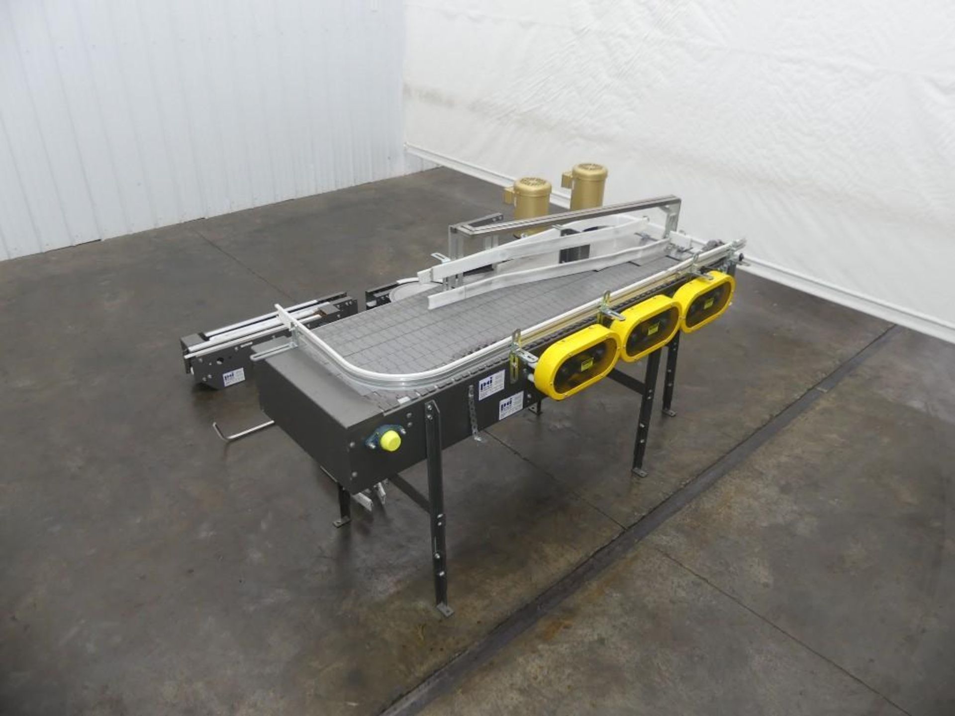 Pack Air AL-18195 Plastic Table-Top Mass Flow Accumulation Conveyor