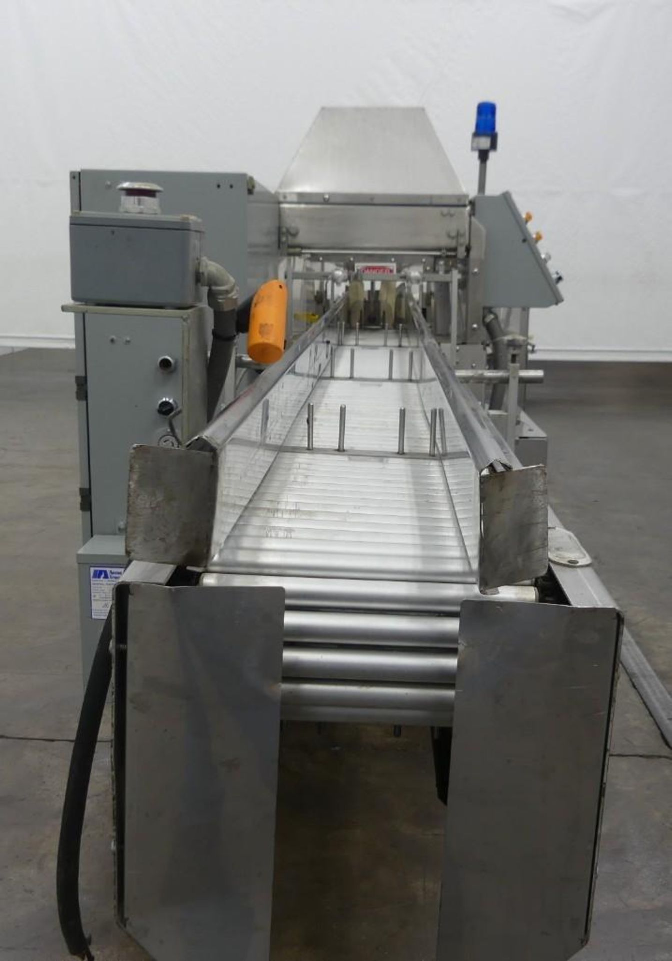 UBE 1216 Stainless Steel Hand Load Bread Bagger - Image 6 of 38