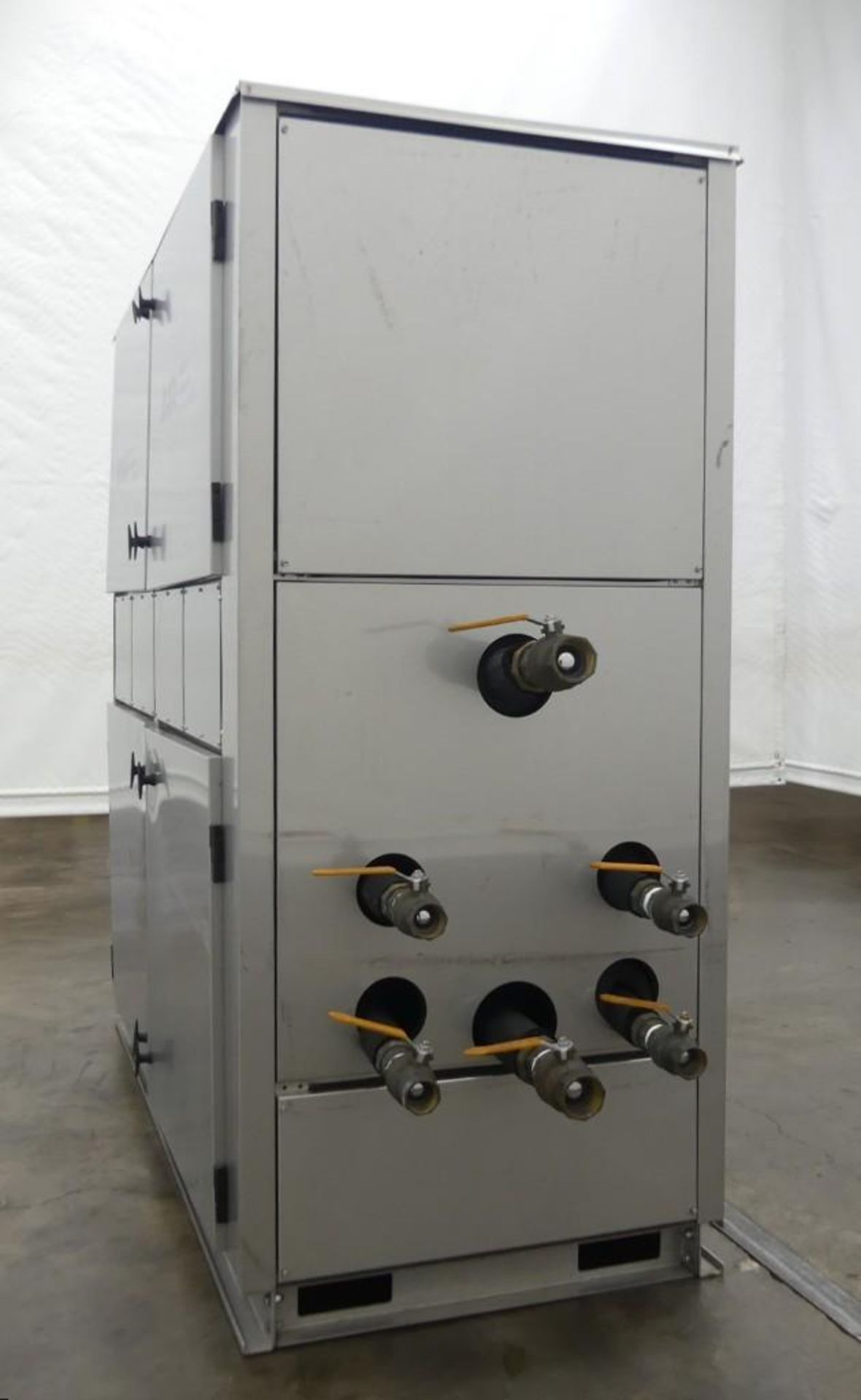 AIR Custom CPW Chiller - Image 6 of 52