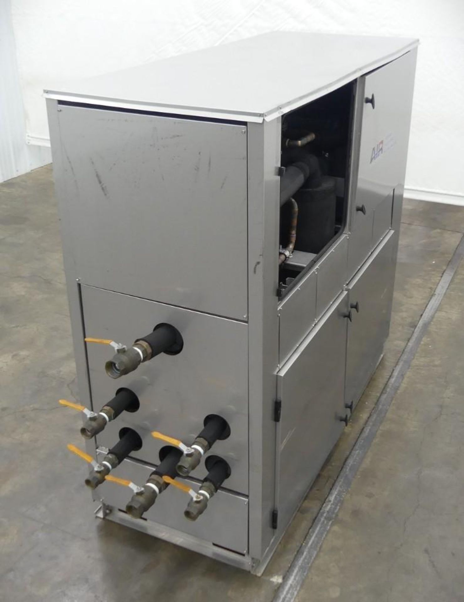AIR Custom CPW Chiller - Image 4 of 52