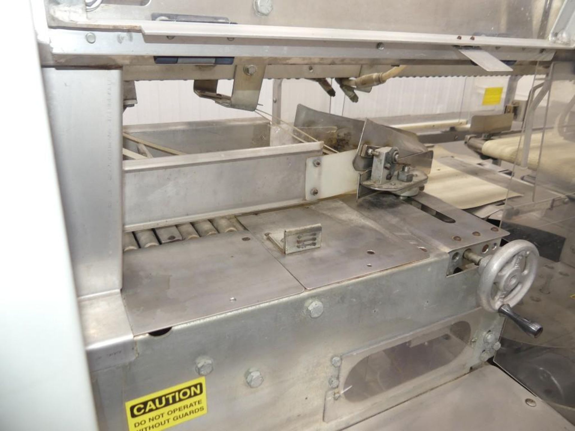 UBE 1216 Stainless Steel Hand Load Bread Bagger - Image 14 of 38