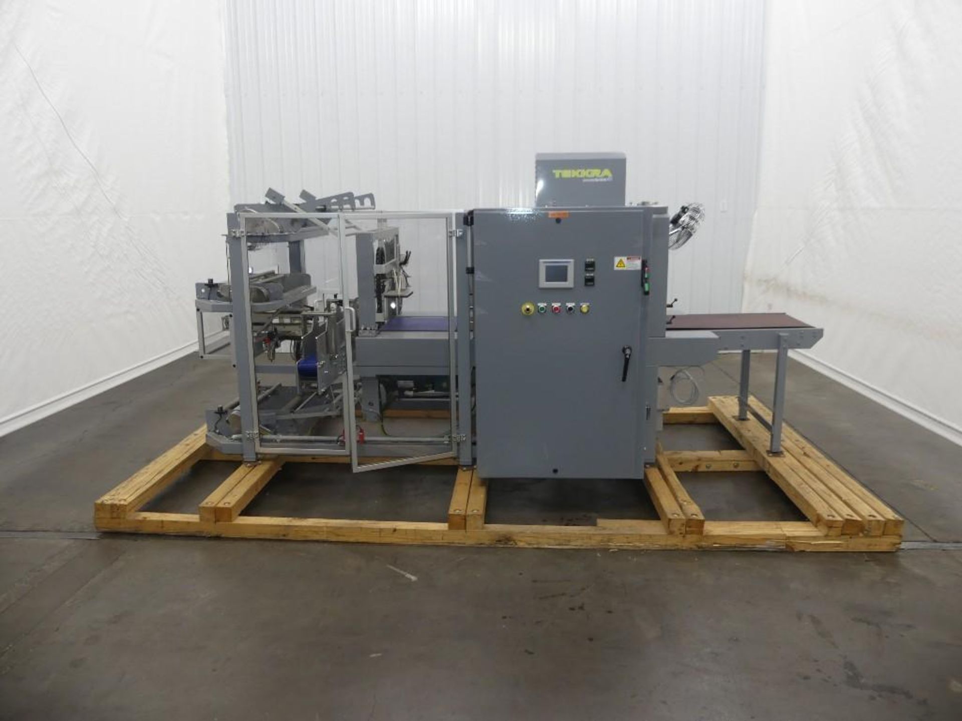 Tekkra T-220-40 Intermittent Motion Right Angle Infeed Clear Film Bundler
