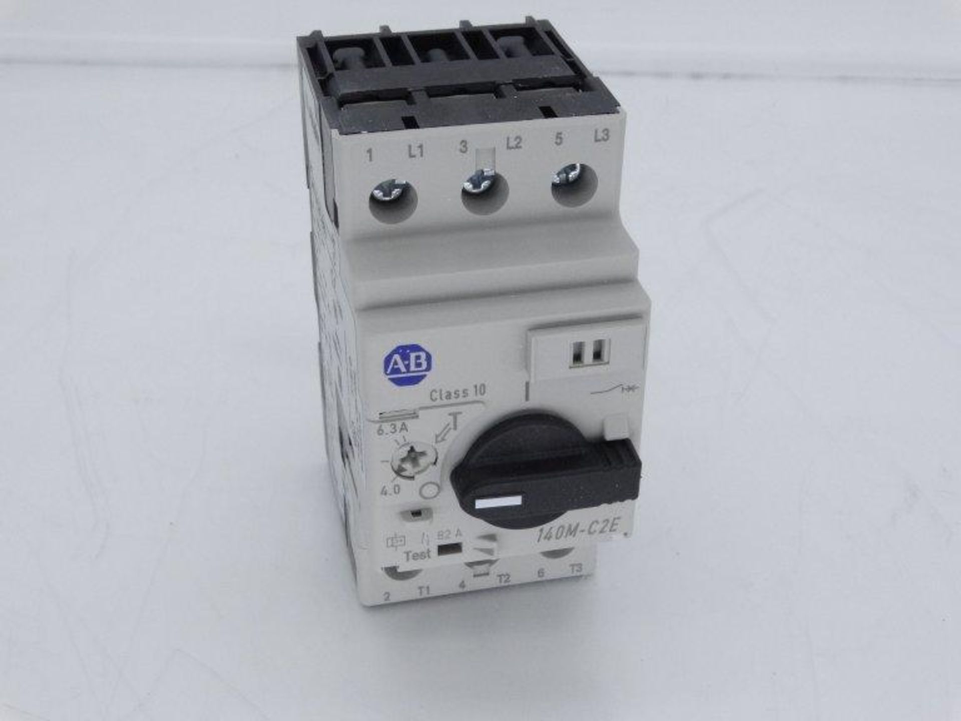 (10) ALLEN BRADLEY 140M-C2E-B63 SERIES C CIRCUIT BREAKER