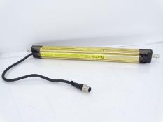 (10) OMRON F3SJ-A0320P30-D LIGHT FIXTURE