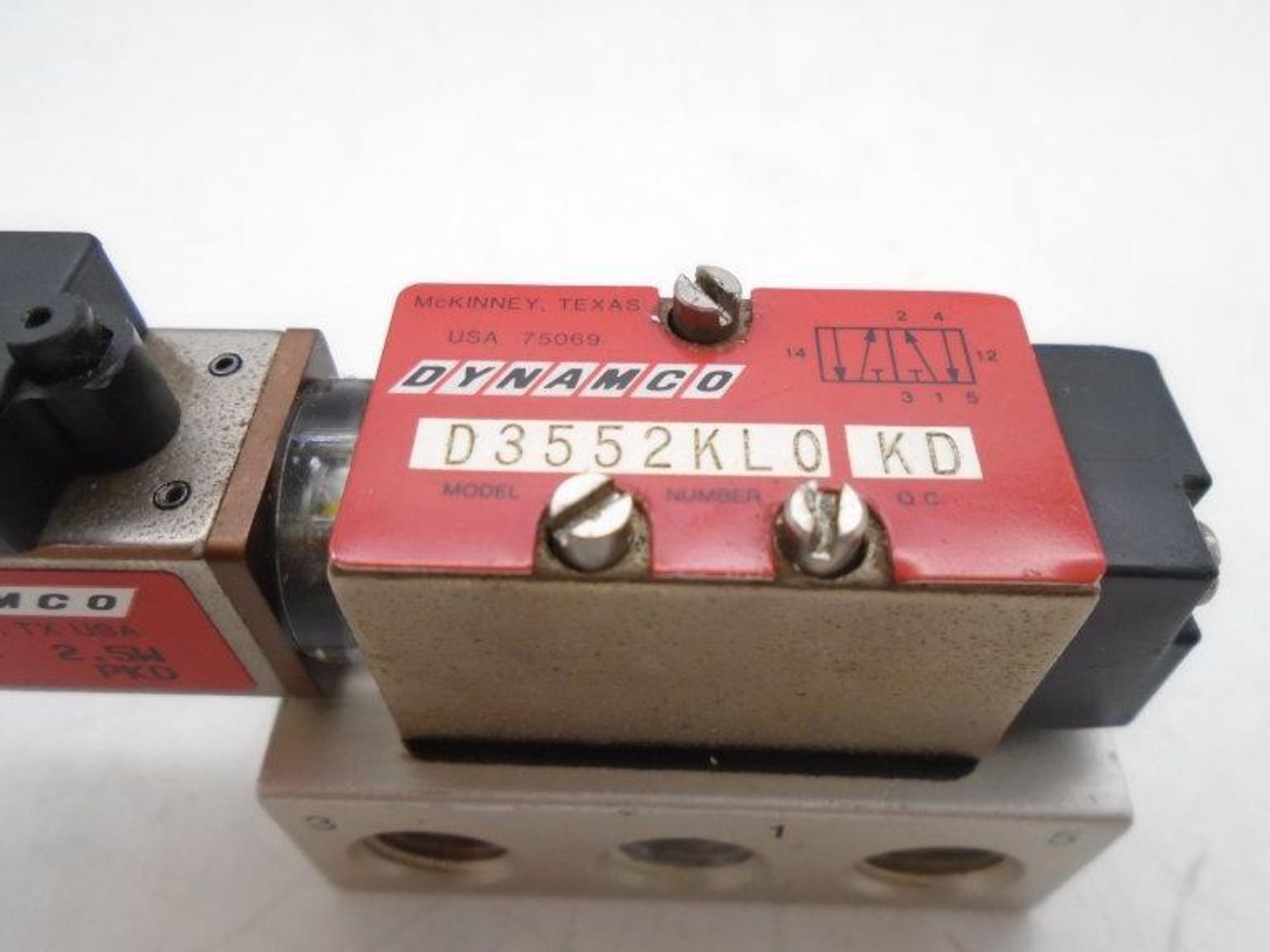 (10) DYNAMCO INC D3532KL0 VALVE