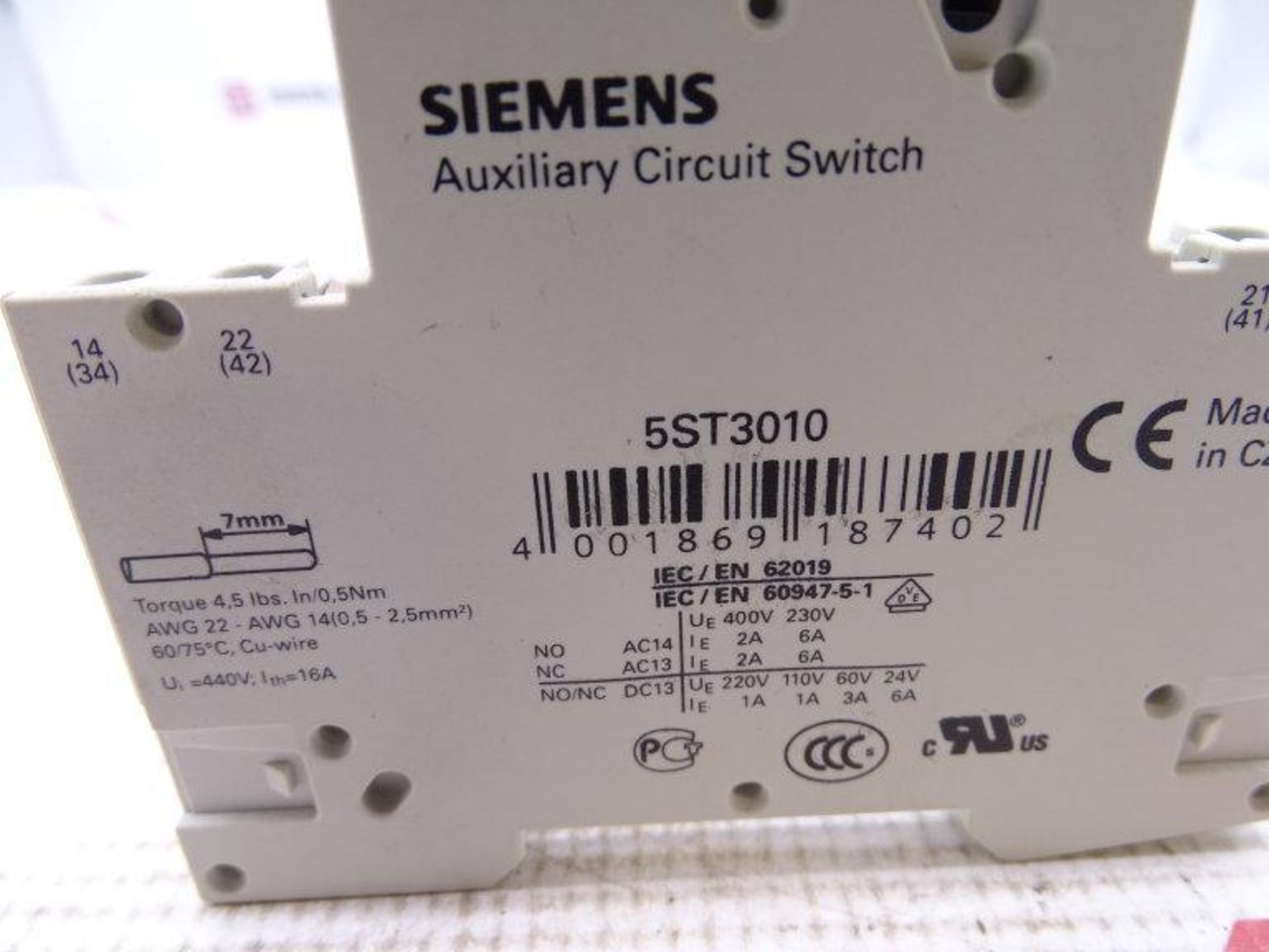 (10) SIEMENS 5ST3010 CIRCUIT BREAKER - Image 2 of 3