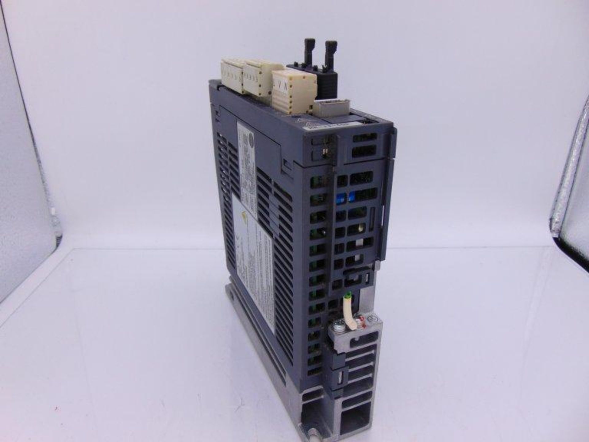 (10) MITSUBISHI MR-J3-40B SERVO DRIVE