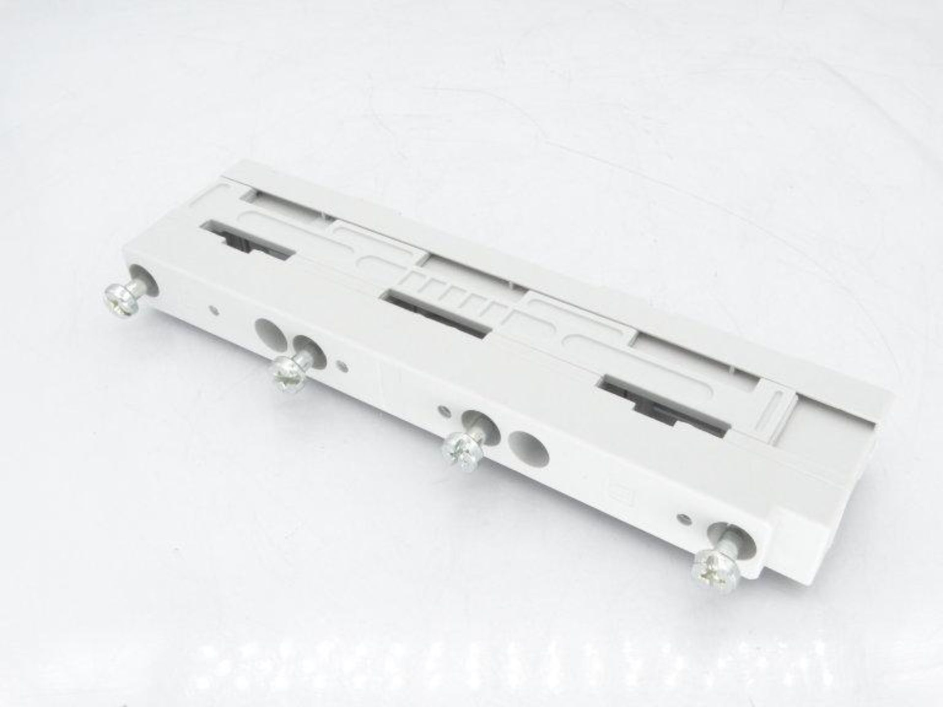 (10) SIEMENS 8US1923-3AA01 BUSBAR