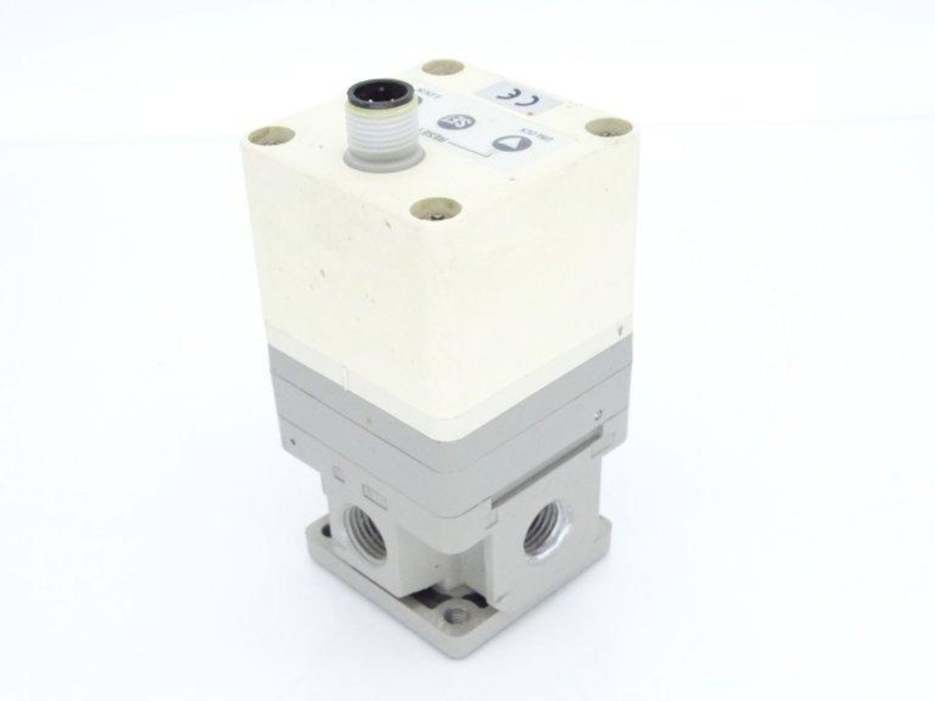 (10) SMC ITV2030-312L5-Q AIR PRESSURE REGULATOR - Image 2 of 3