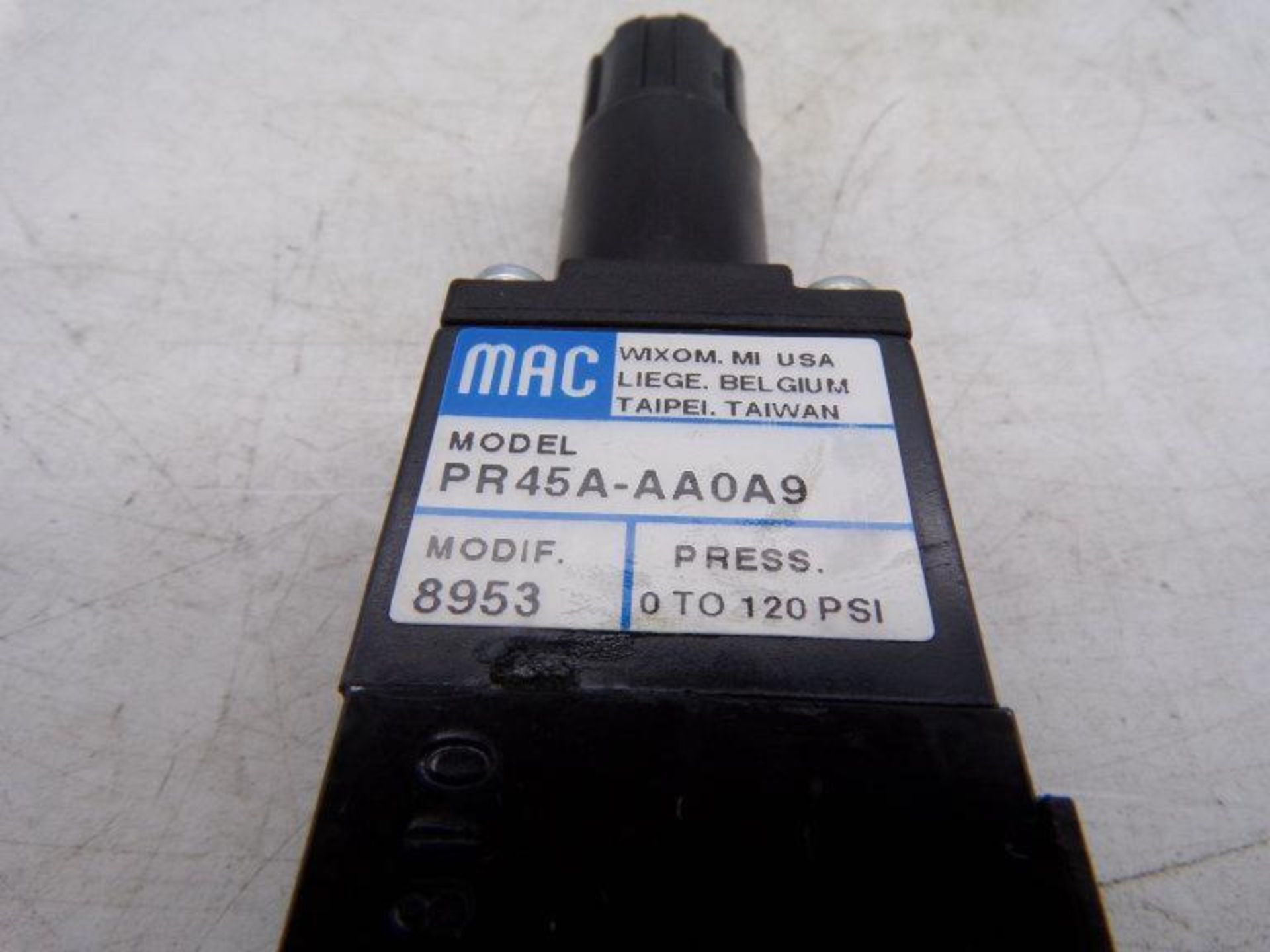 (10) MAC VALVES INC. PR45A-AA0A9 AIR PRESSURE REGULATOR