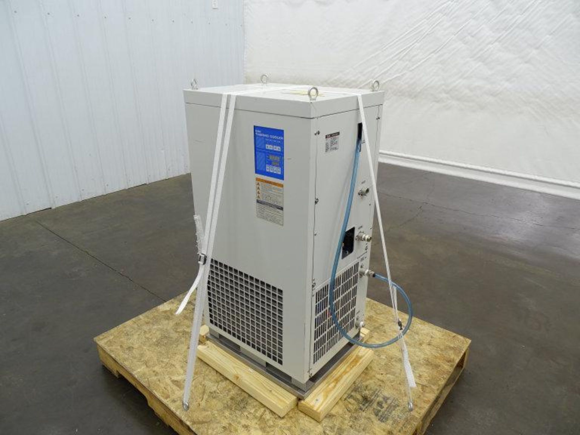 (1) SMC HRG001-A-AB COOLING UNIT