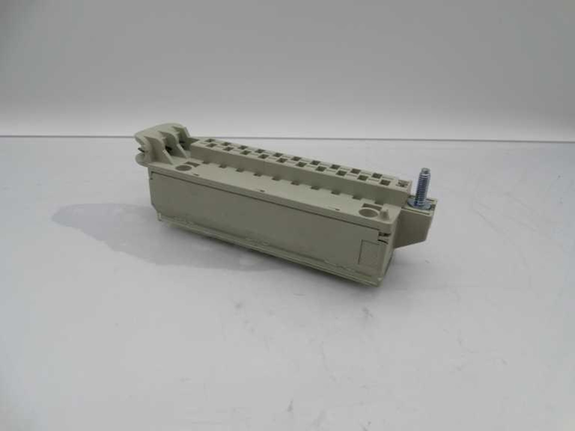 (10) SCHNEIDER ELECTRIC TSXBLY01 TERMINAL BLOCK