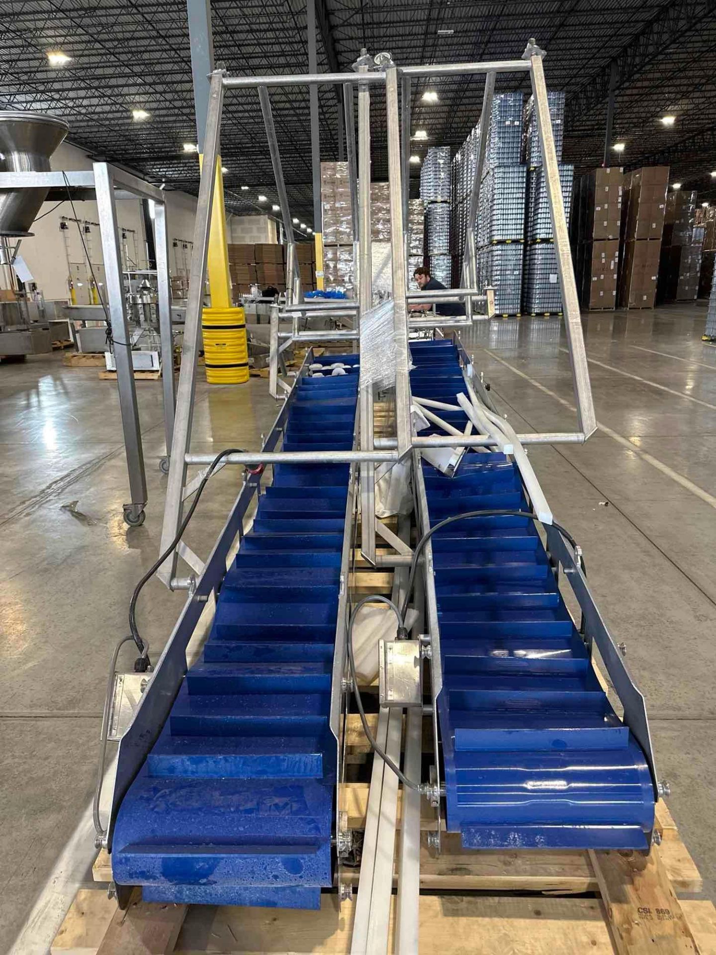 (2) 200" L by 16" W Stainless Steel Blue Belt Cleated Incline Conveyor - Image 6 of 6