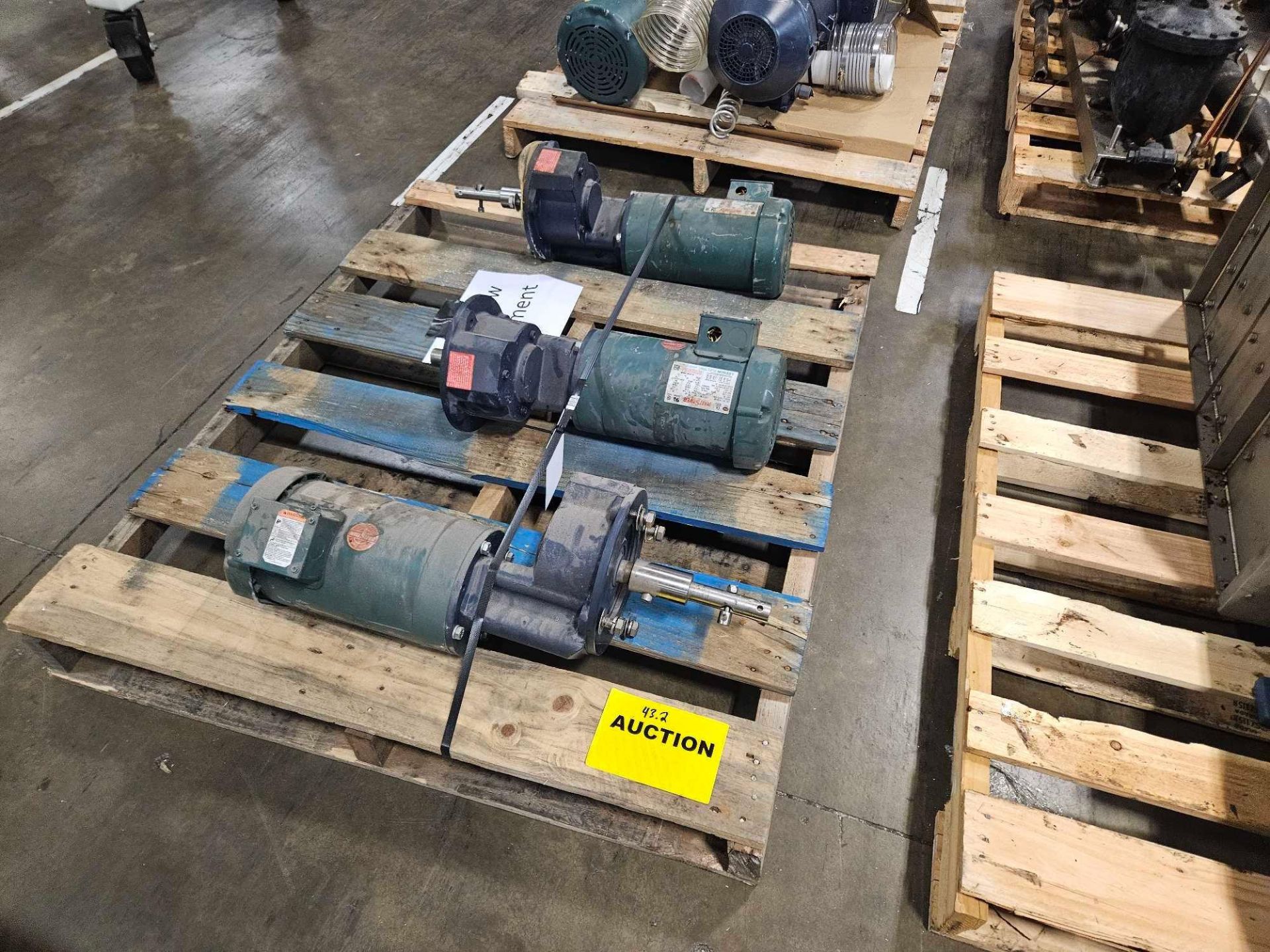 Pallet of motors and gear boxes - Image 3 of 13