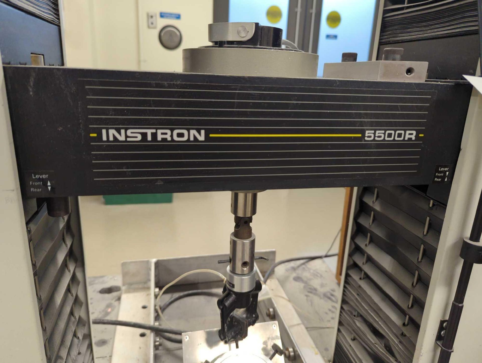 Instron 1122 Universal Tension And Compression Tester With Control Computer - Bild 10 aus 23