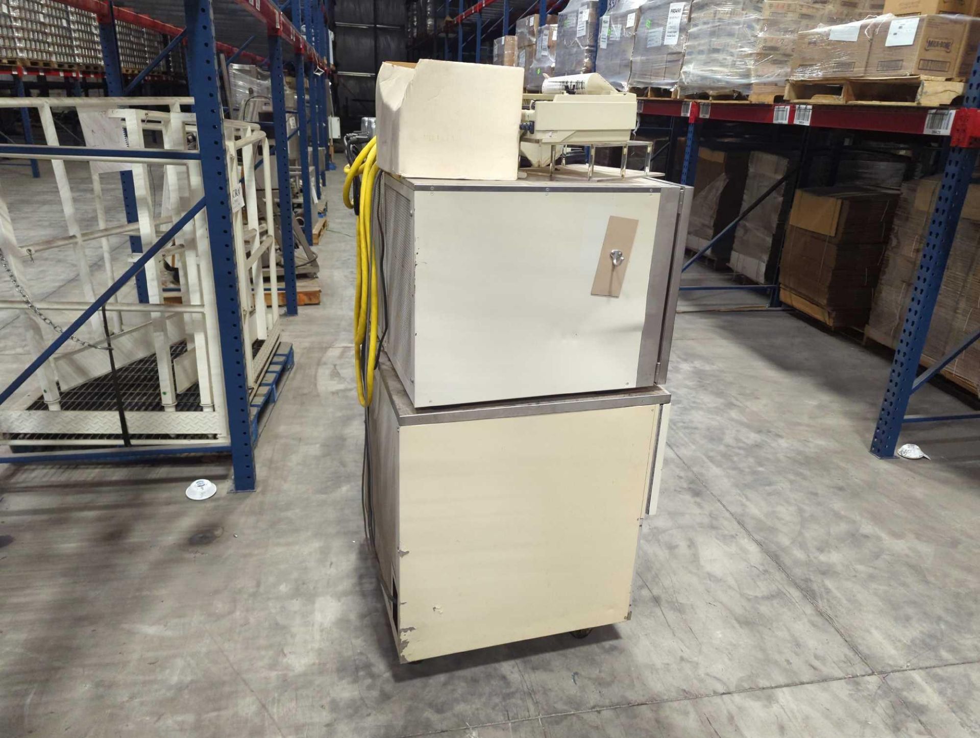 Duratop MP bulk tray dryer and corrosion resistant freeze dryer - Image 8 of 19