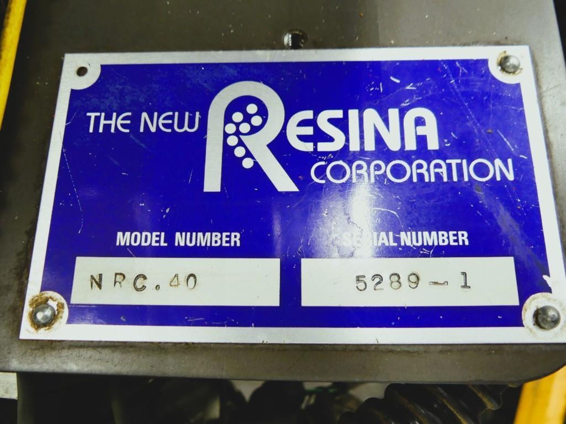 Resina NRC40 8 Head Inline Spindle Capper with Cap Hopper and Dual Gripper Belts - Image 43 of 46