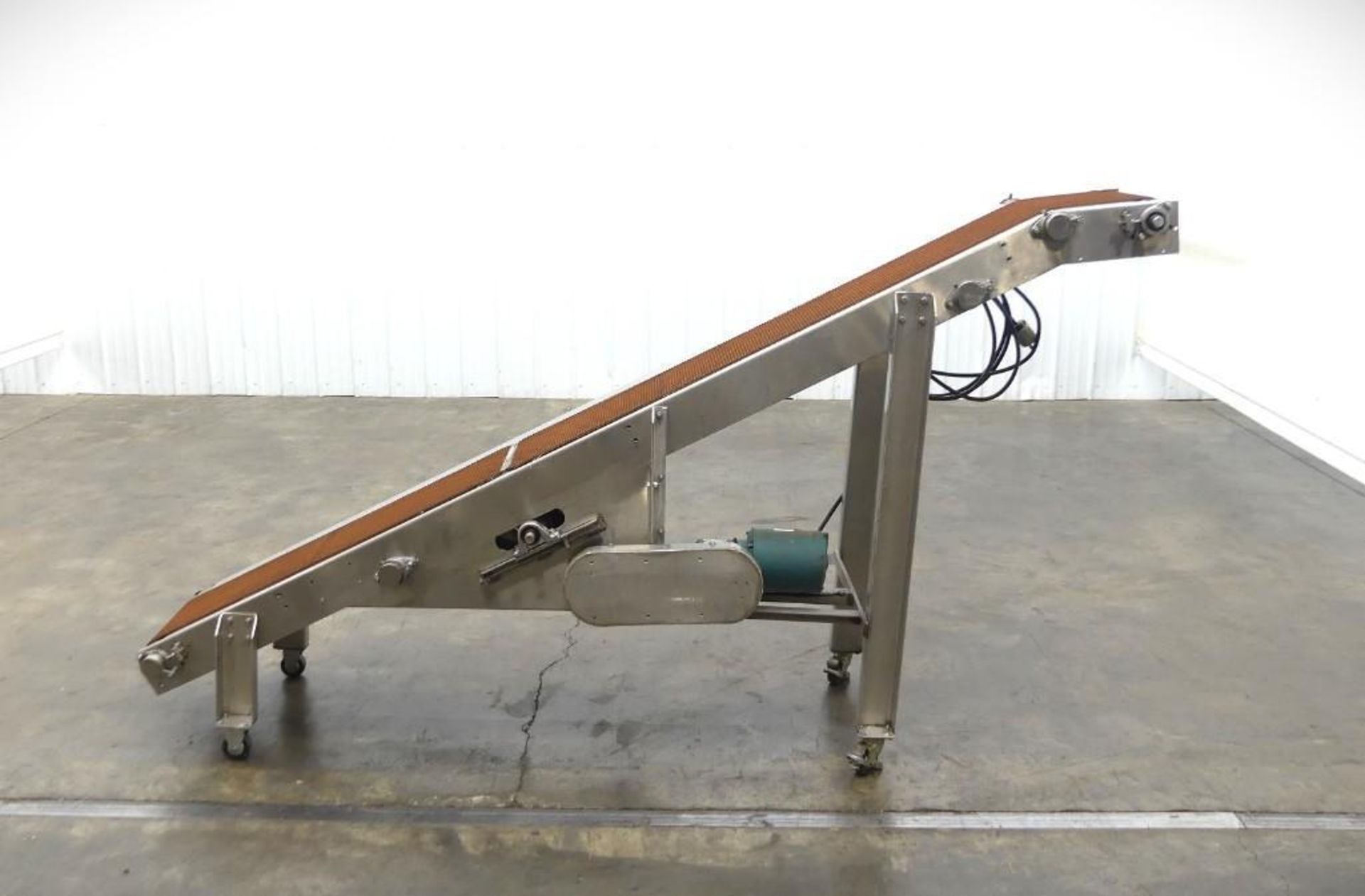 Belt Incline Conveyor 117" L X 11.5" W